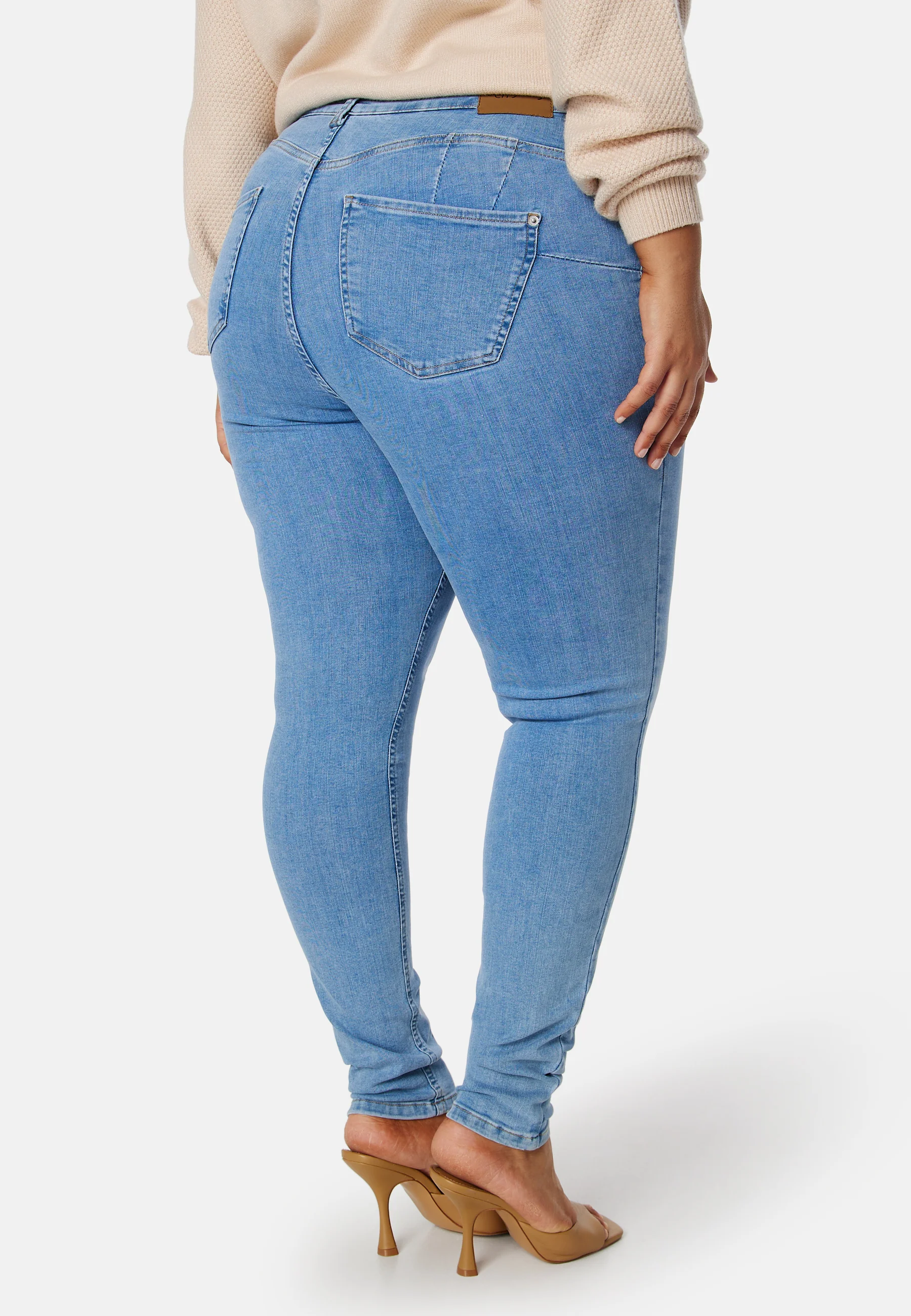 Amy Push Up Jeans - Image 3