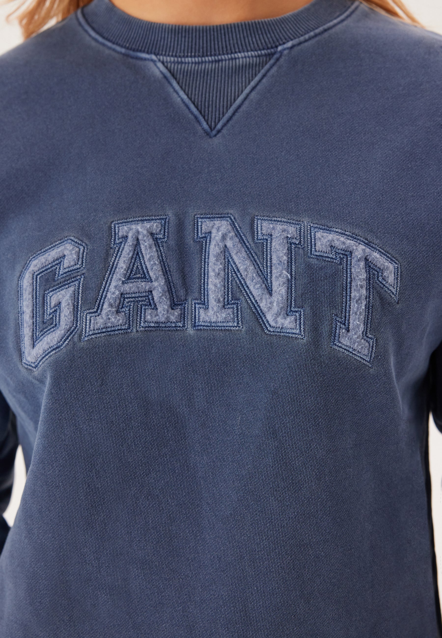 Arch C-neck Sweat - Image 4