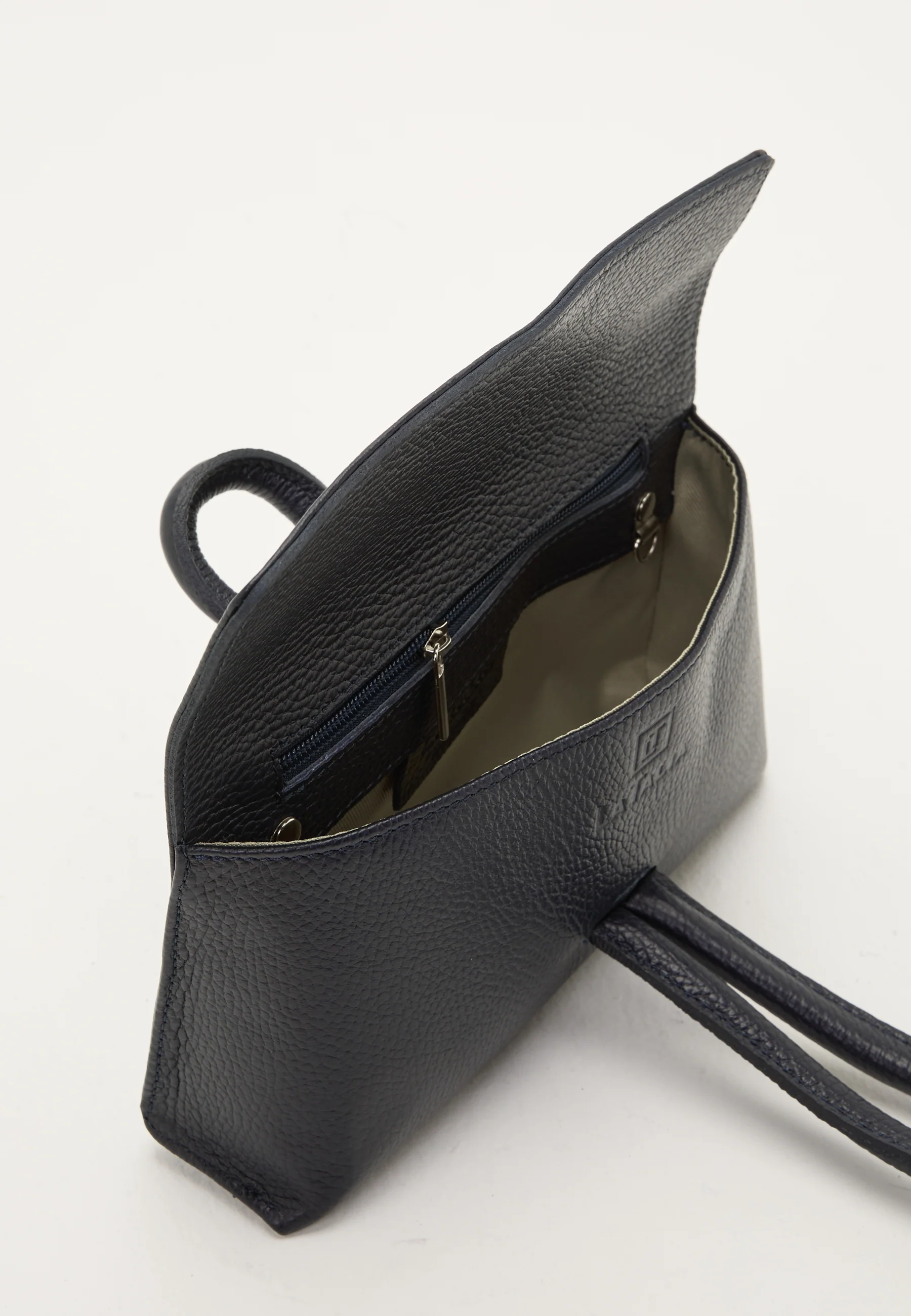 Barletta Small Leather Bag - Image 6