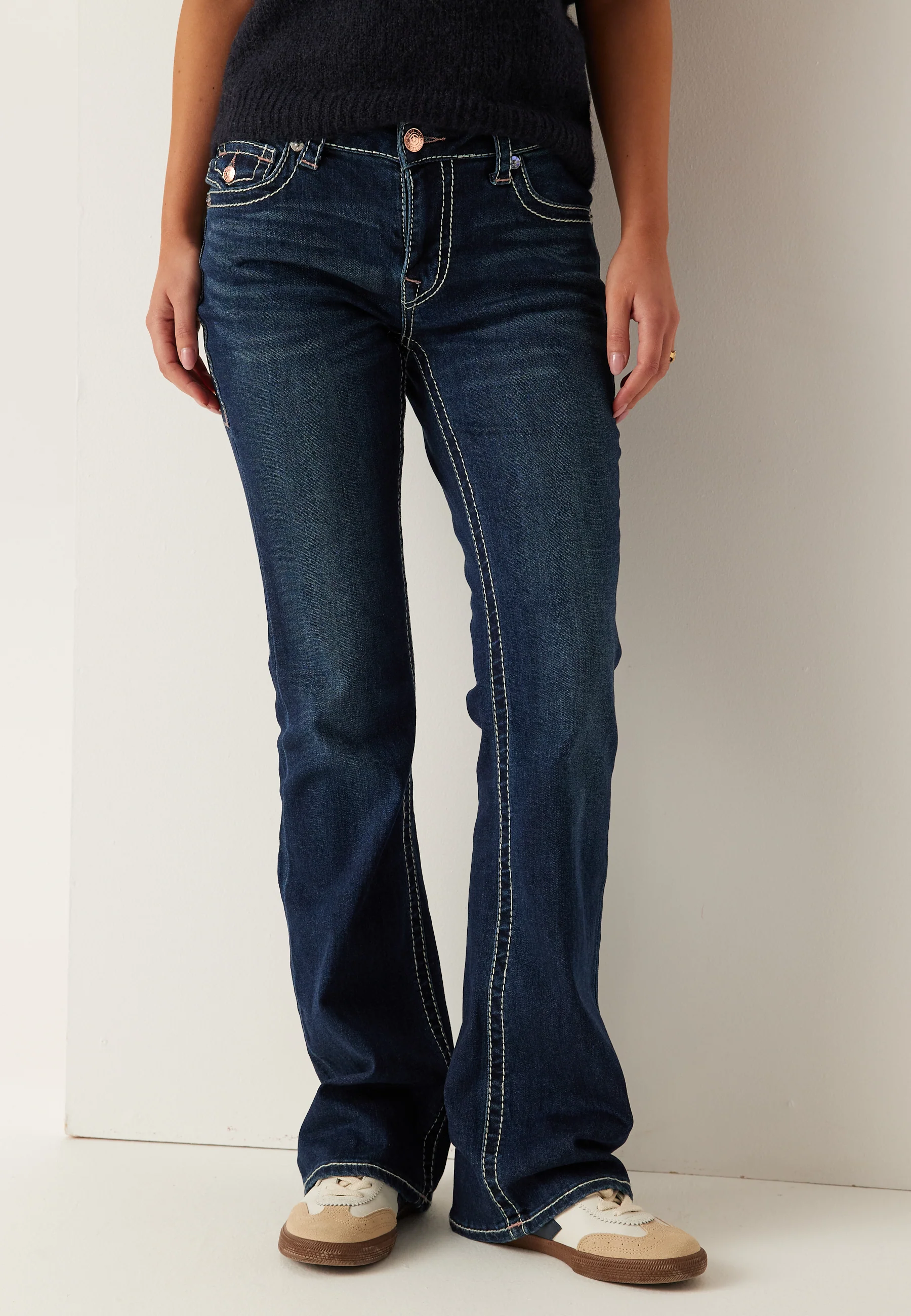 Becca Mr Bootcut Flap Big T - Image 2