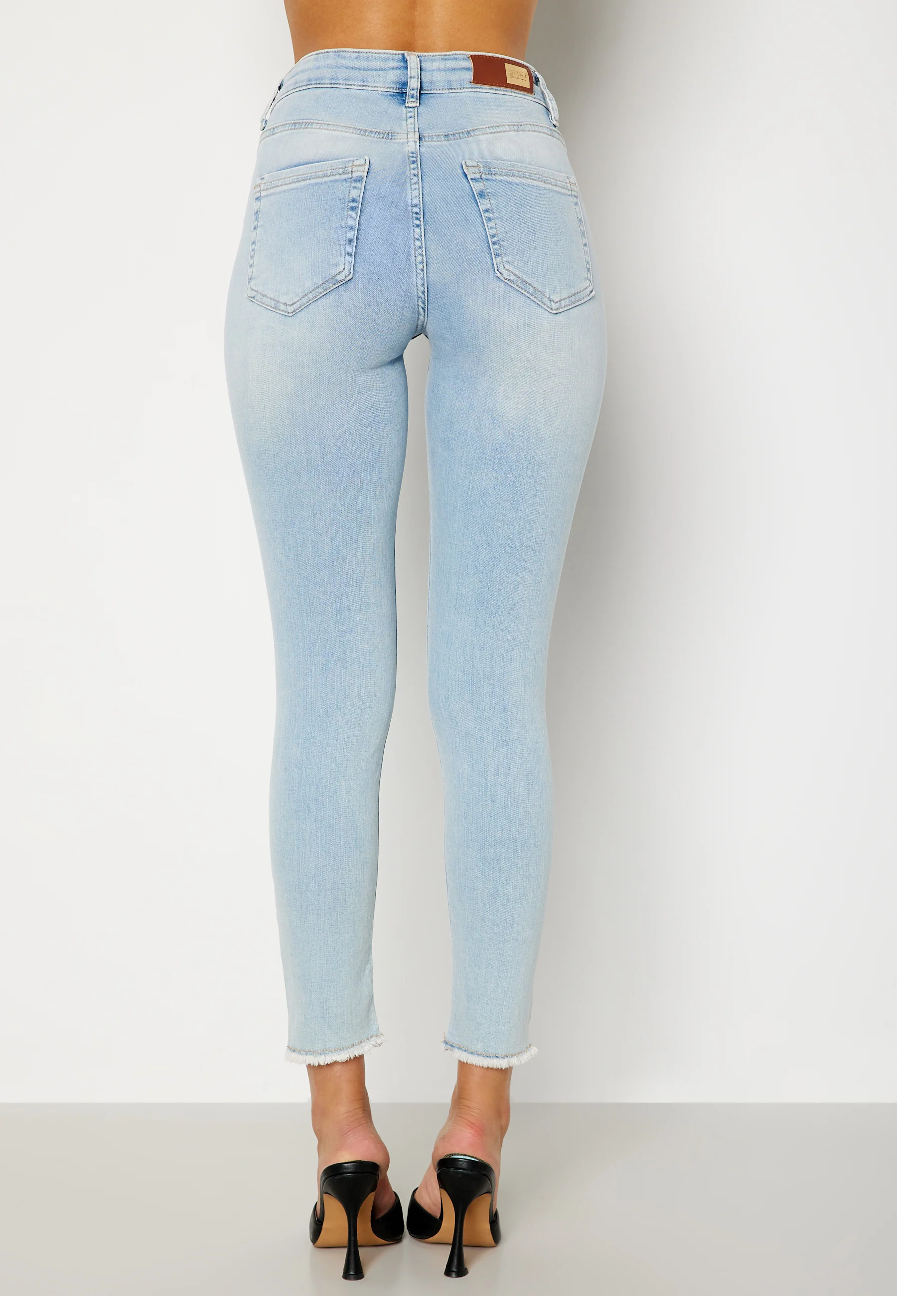 Blush Life Mid Jeans