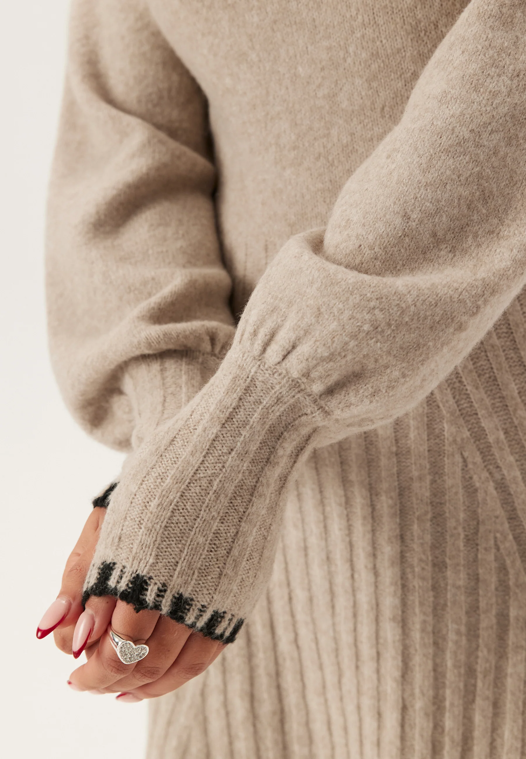 Contrast Edge Knitted Dress - Image 4