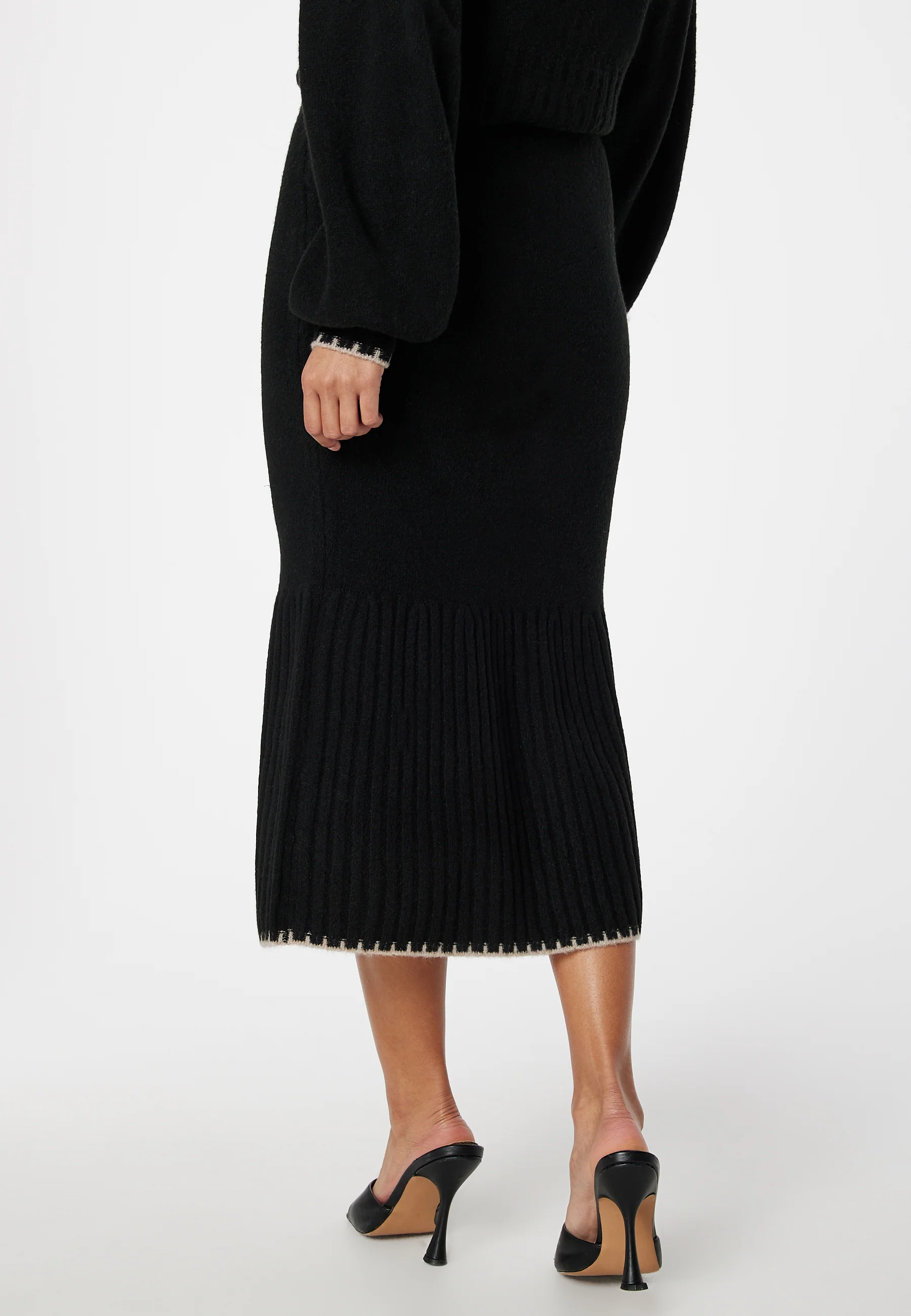 Contrast Edge Knitted Skirt - Image 3