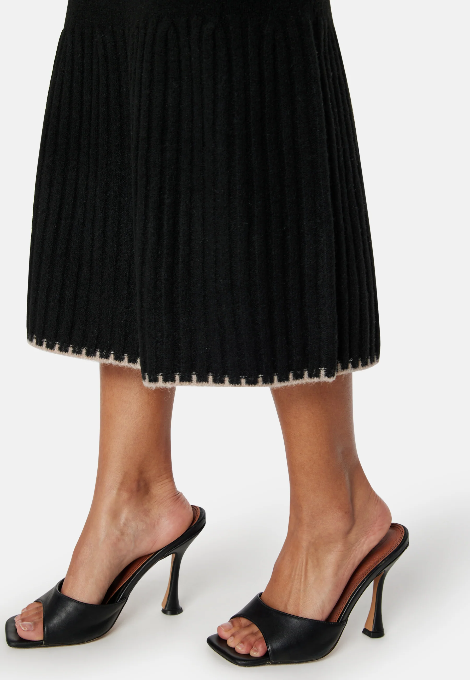 Contrast Edge Knitted Skirt - Image 6