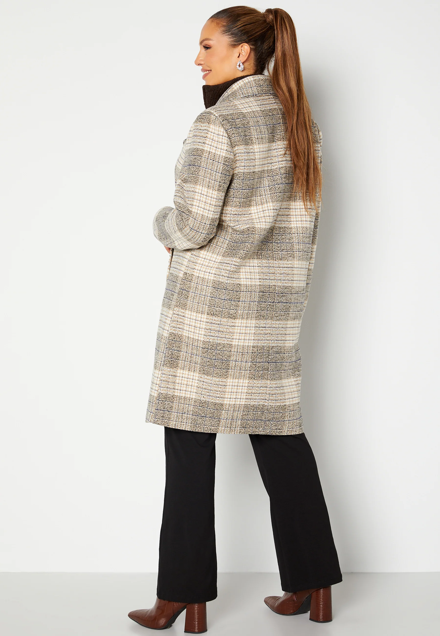 Corinne checked coat - Image 2