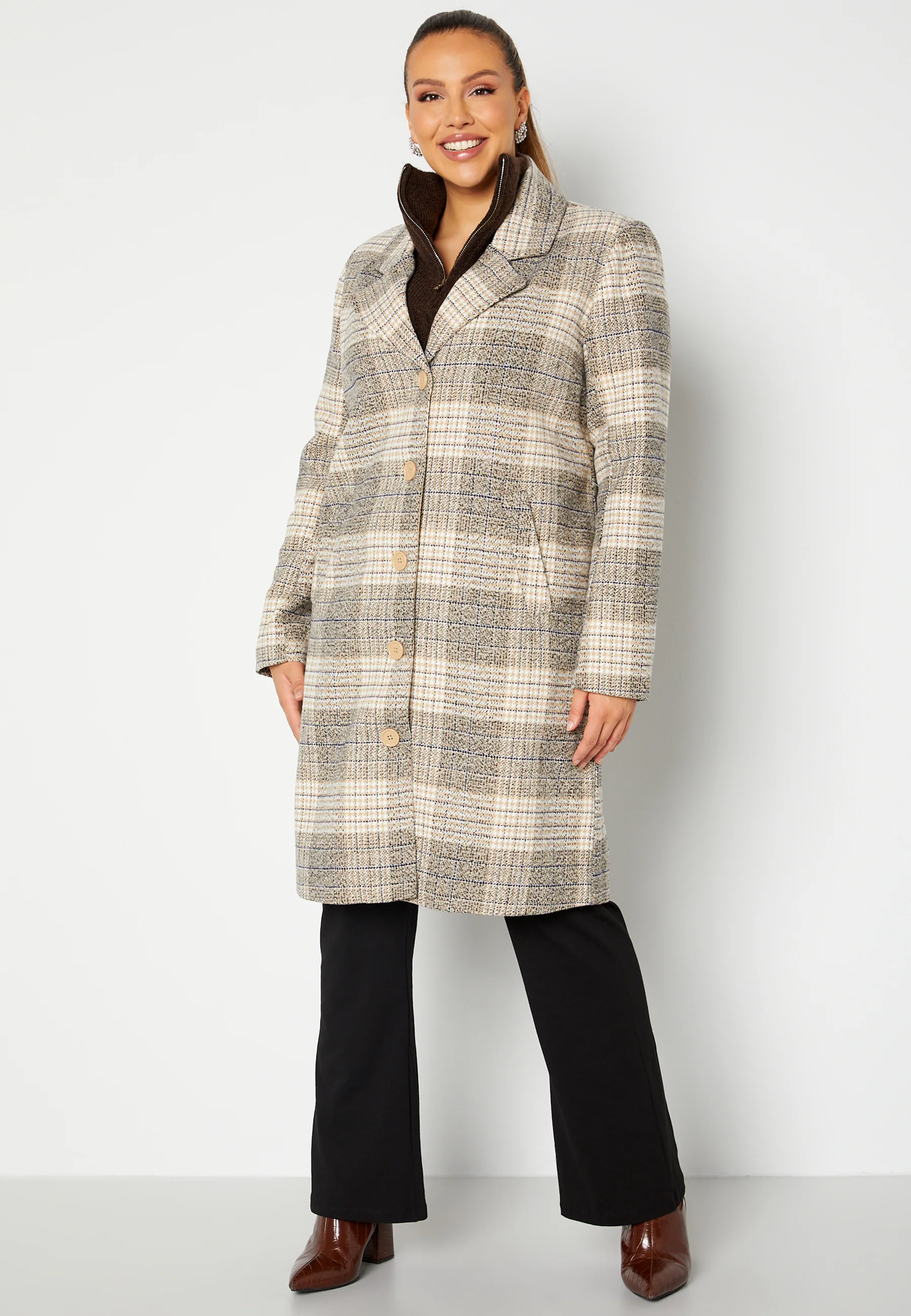 Corinne checked coat - Image 3
