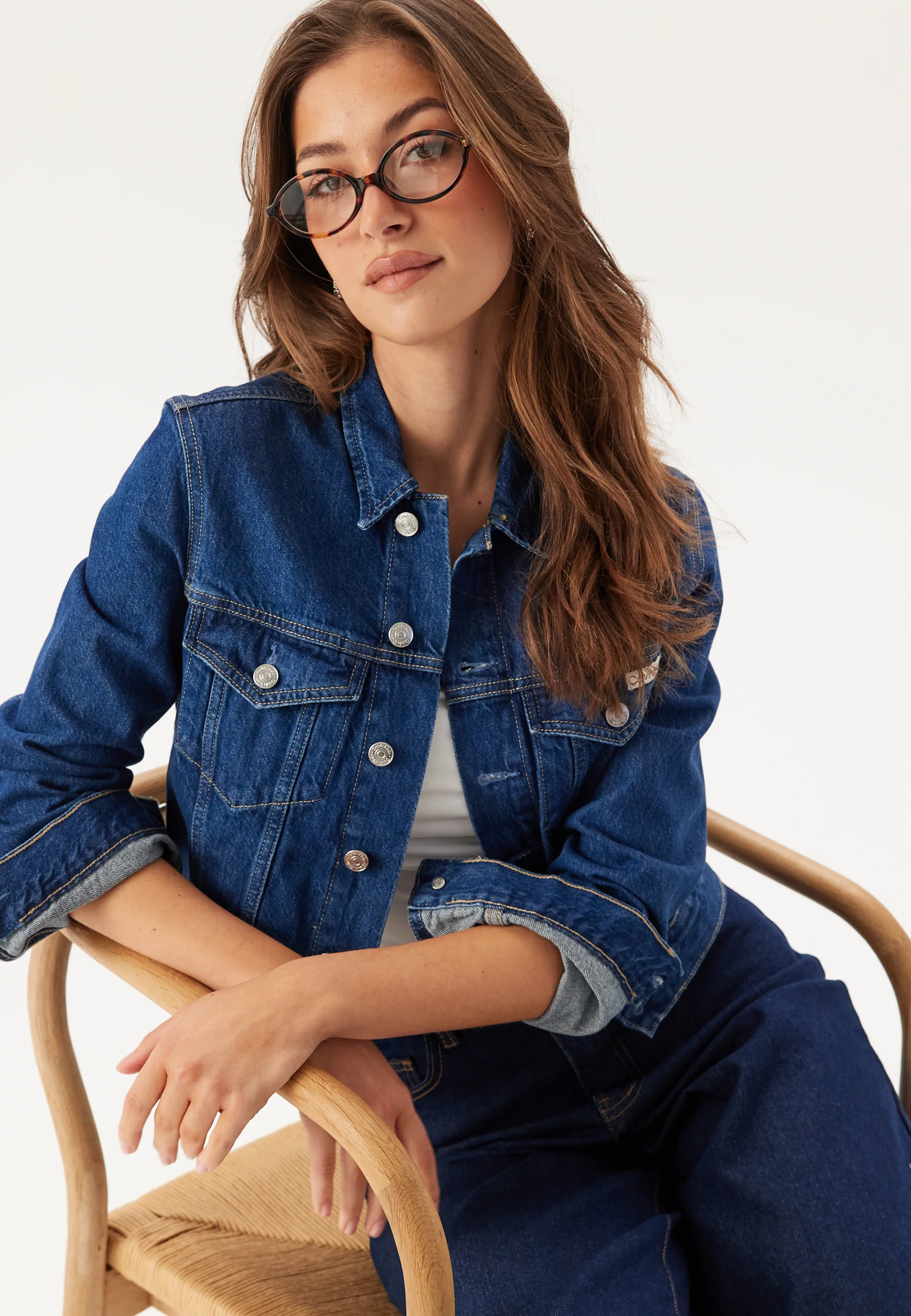 Cropped 90's Denim Trucker - Image 3
