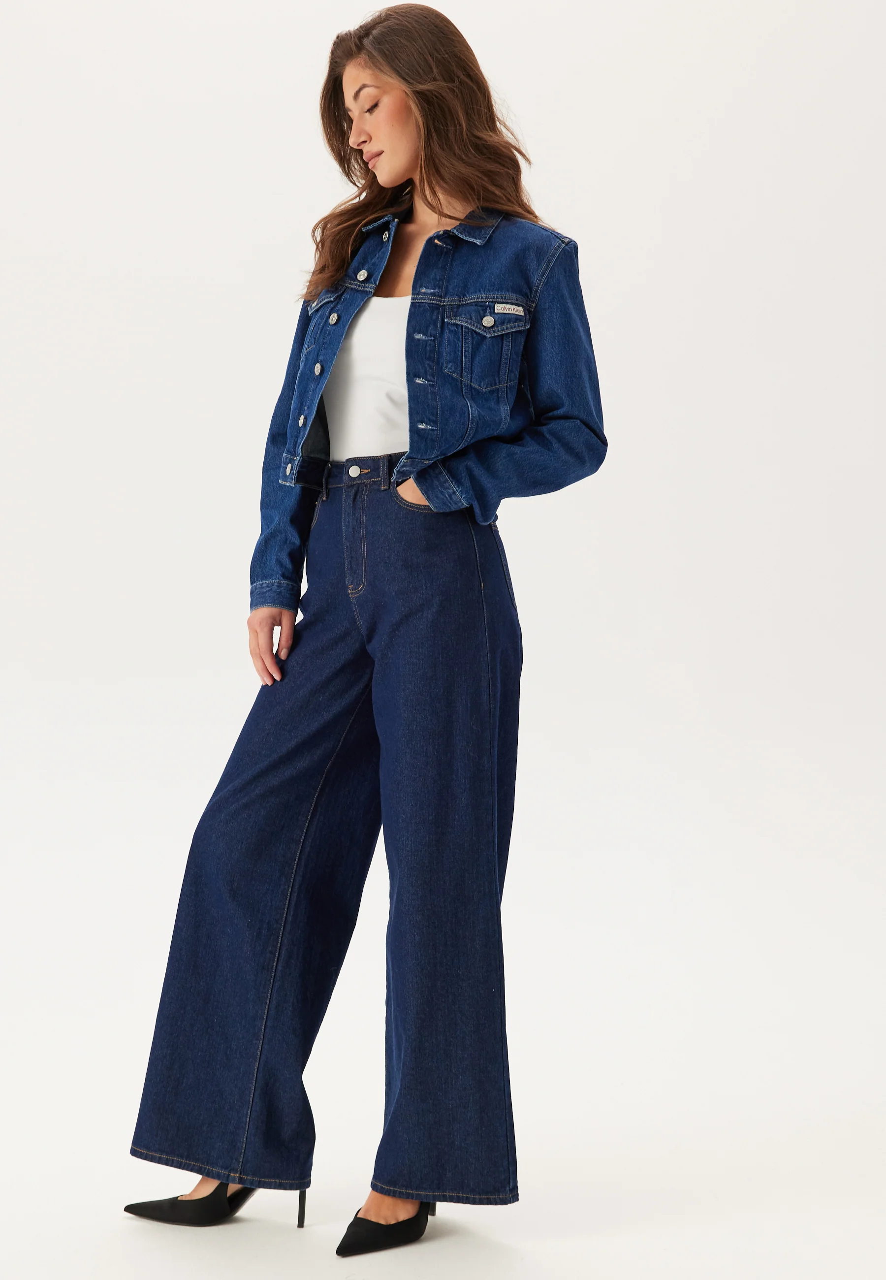 Cropped 90's Denim Trucker - Image 4
