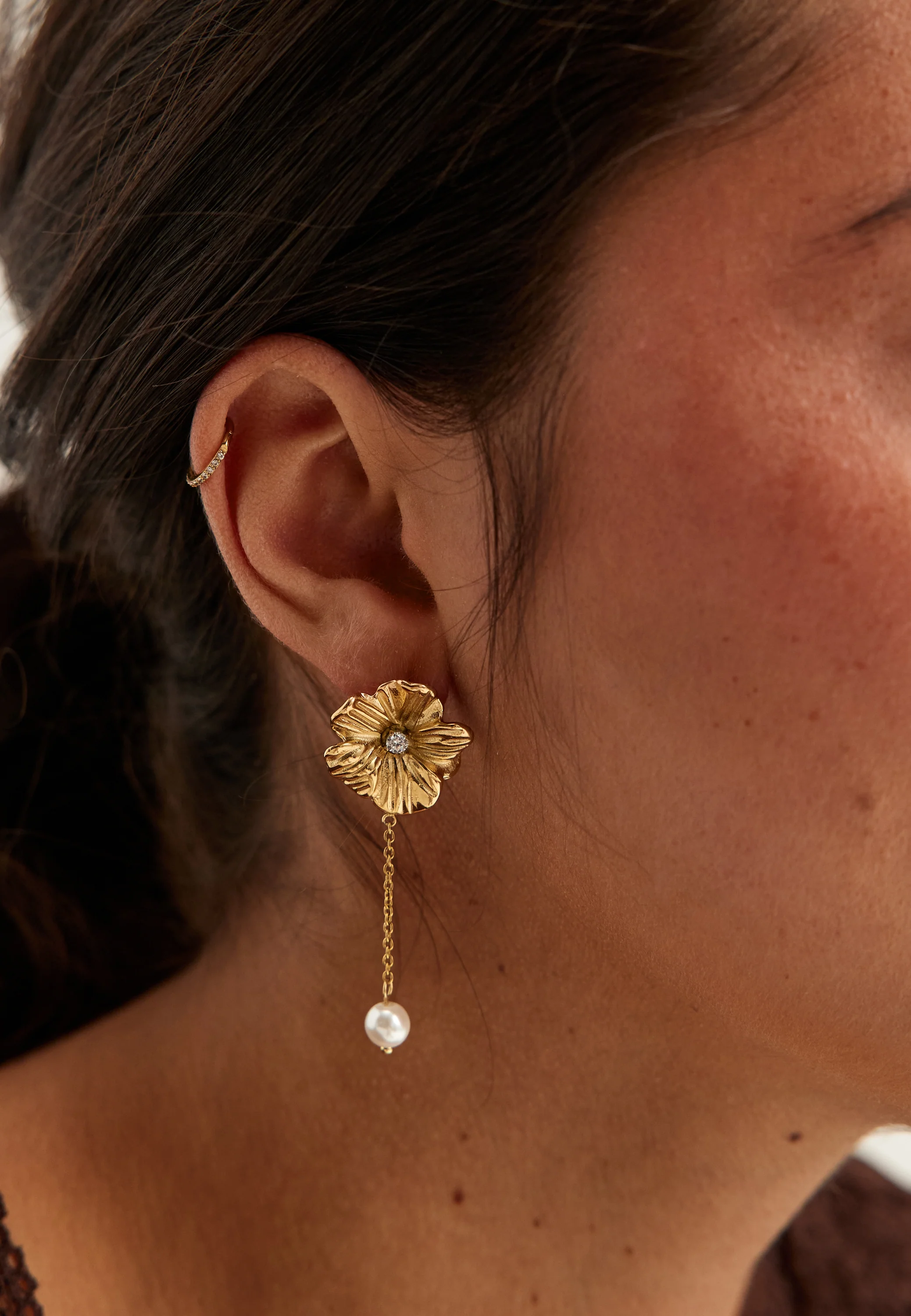Daisy Pendant Earring - Image 2