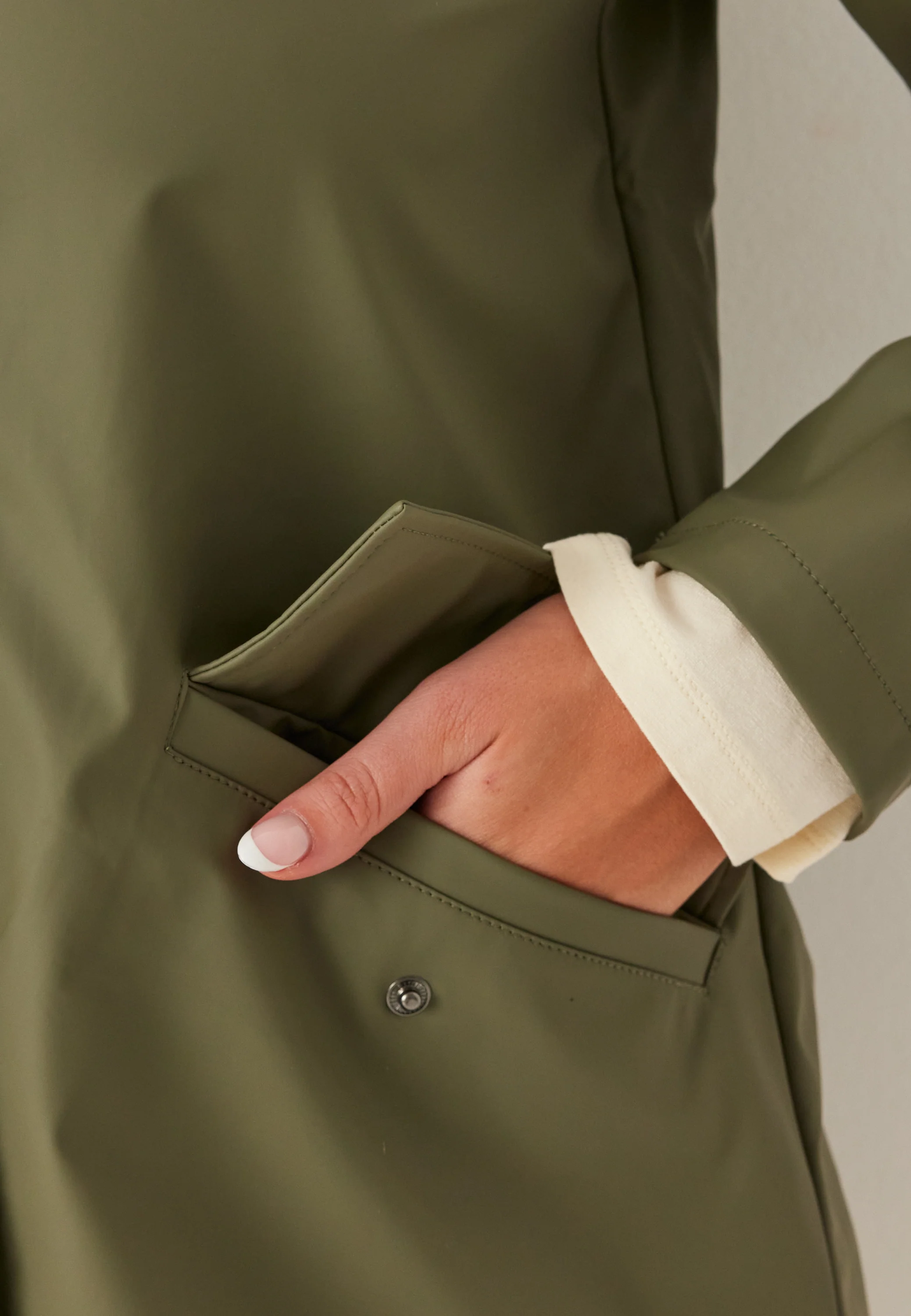 Elisa Raincoat - Image 4