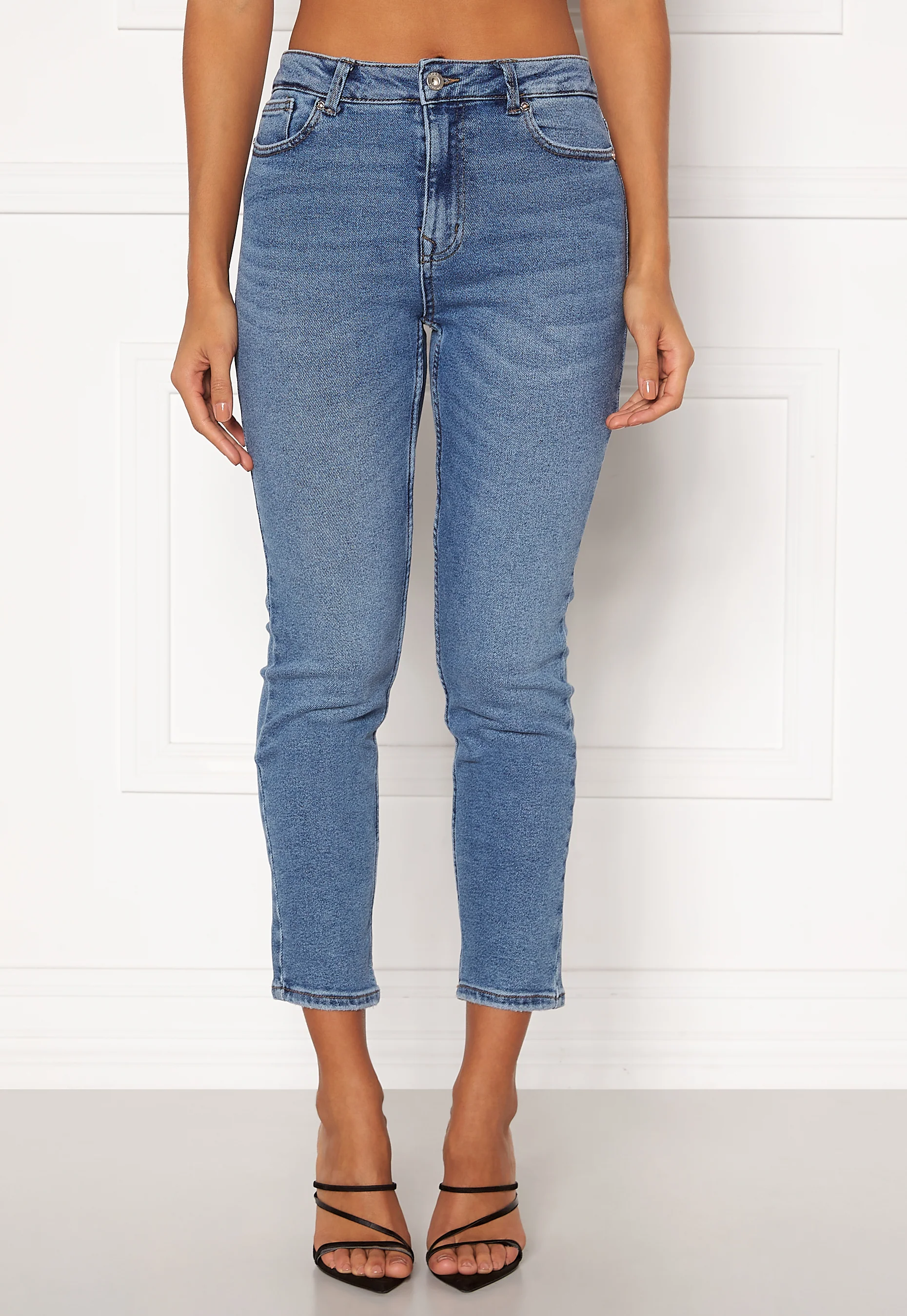 Erica Life Mid ST Ankle Jeans - Image 3