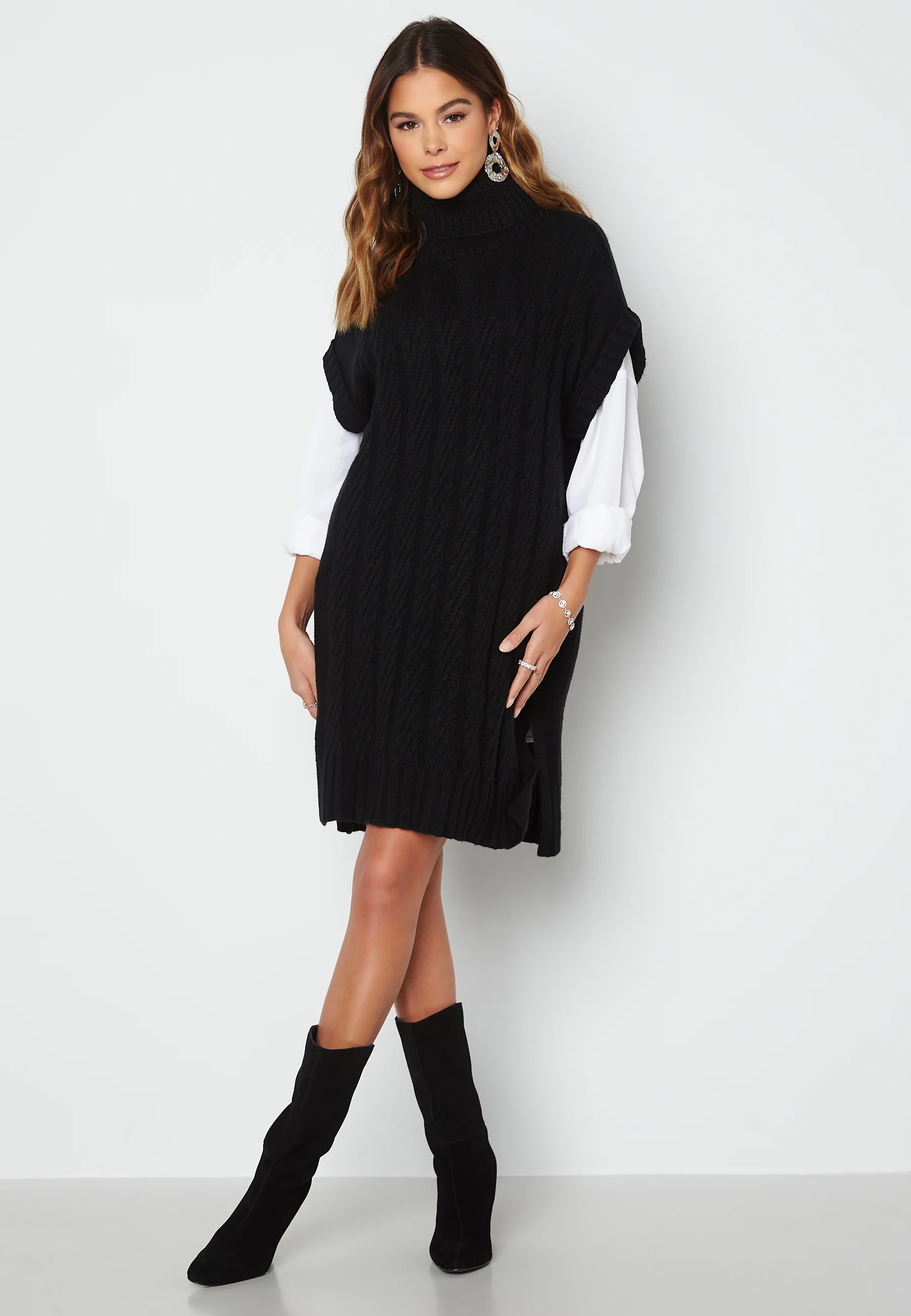 Fara Roll Neck Cable Vest - Image 2