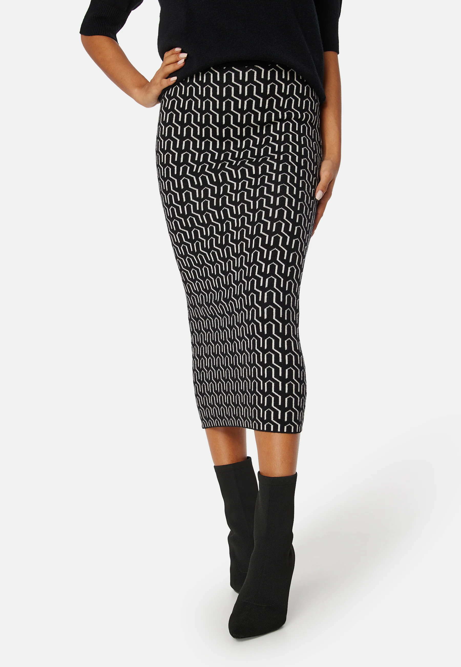 Gold Needle Art 7/8 Pencil Skirt
