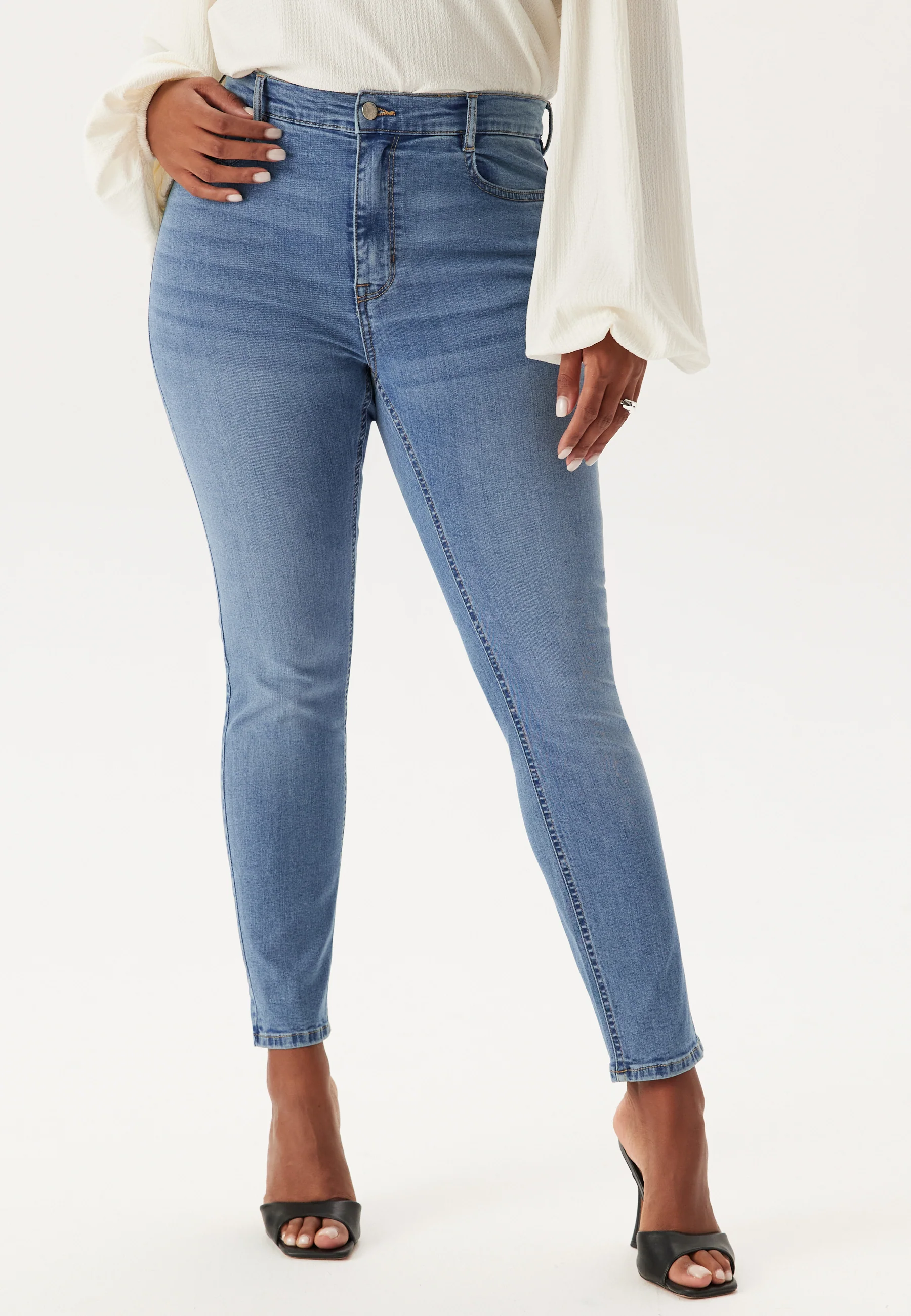 High Ankle Superstretch Jeans - Image 6