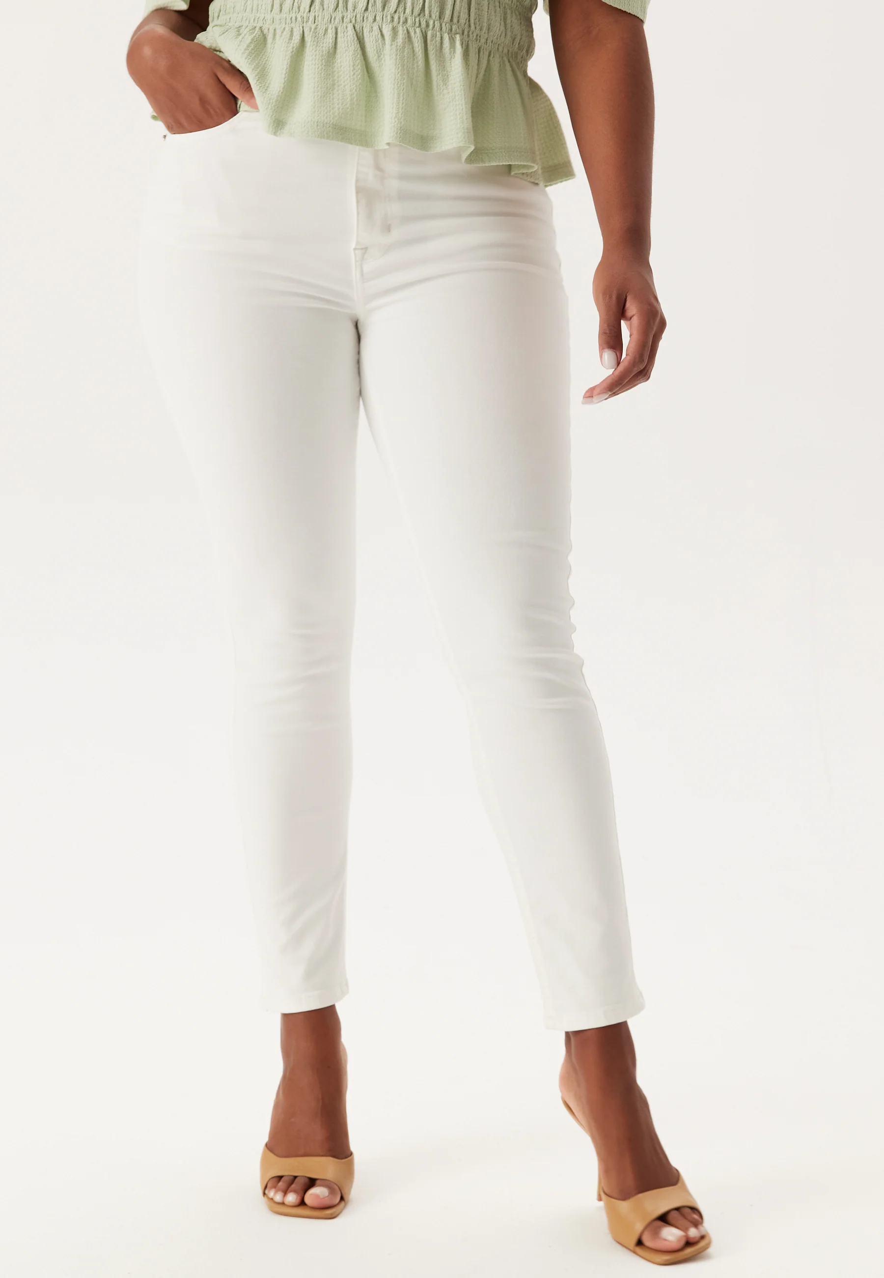 High Ankle Superstretch Jeans - Image 7