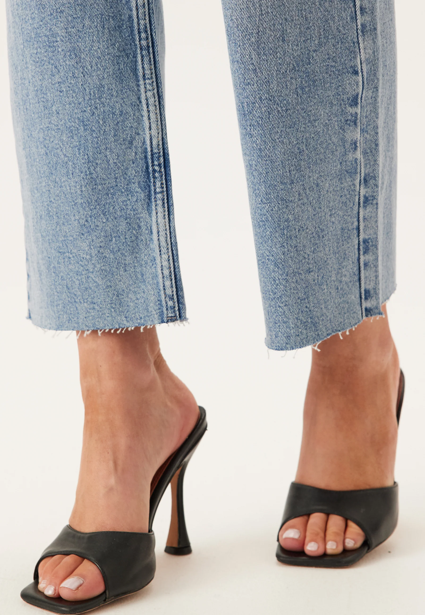 High Straight Ankle Jeans - Image 6