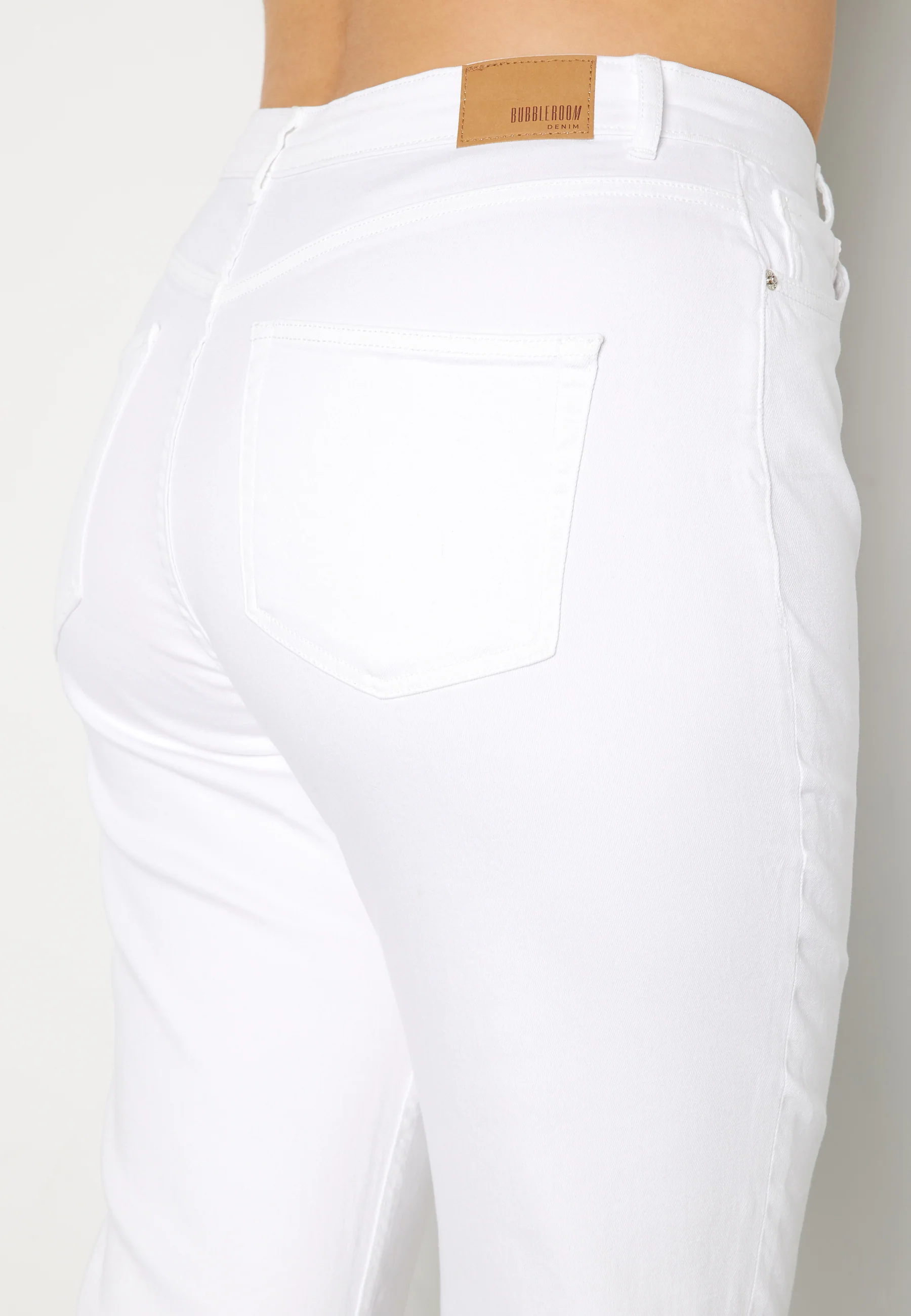 High Waist Jeans - Image 9