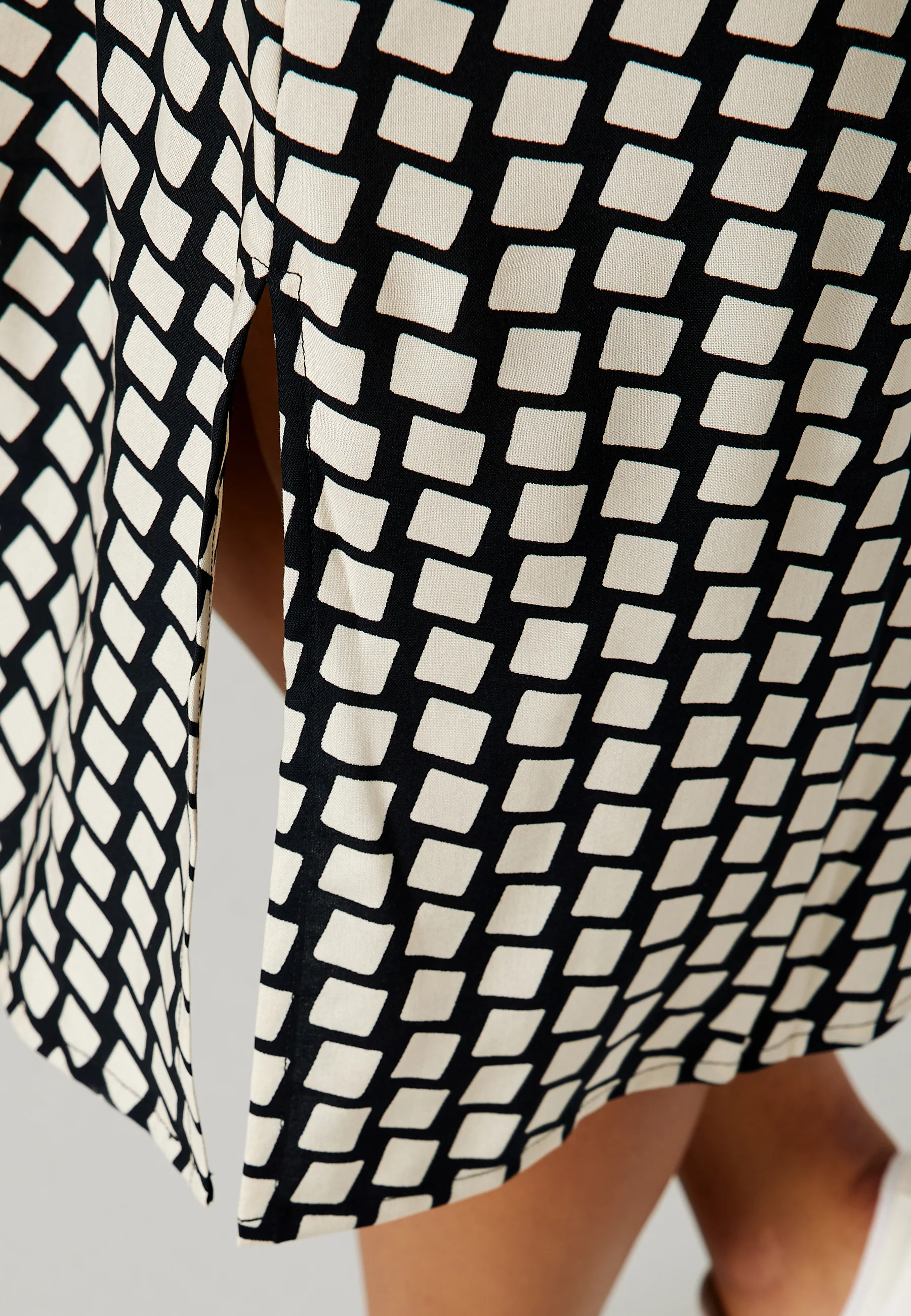 Iris Shirt dress - Image 4