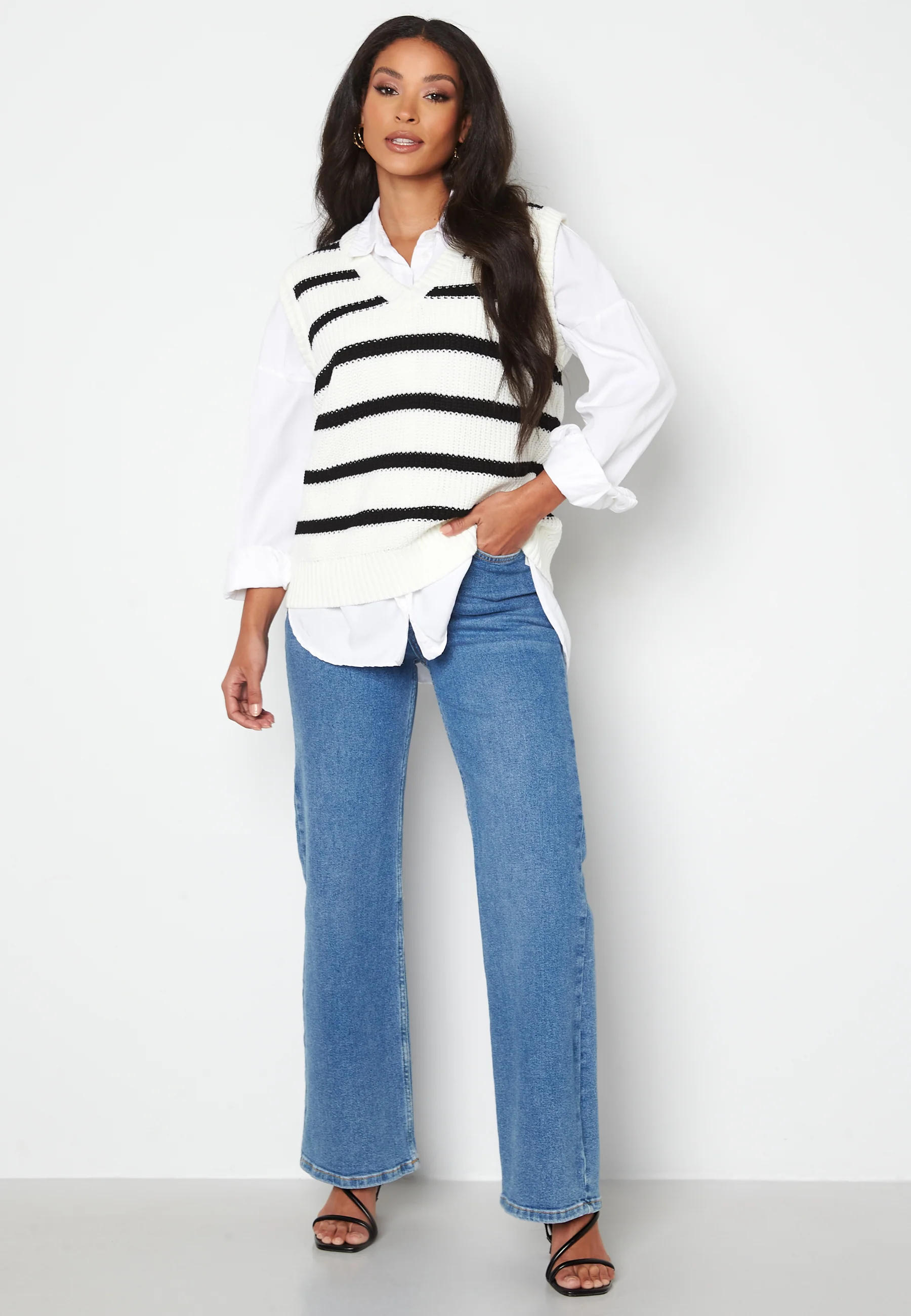 Jalessa knitted vest - Image 2