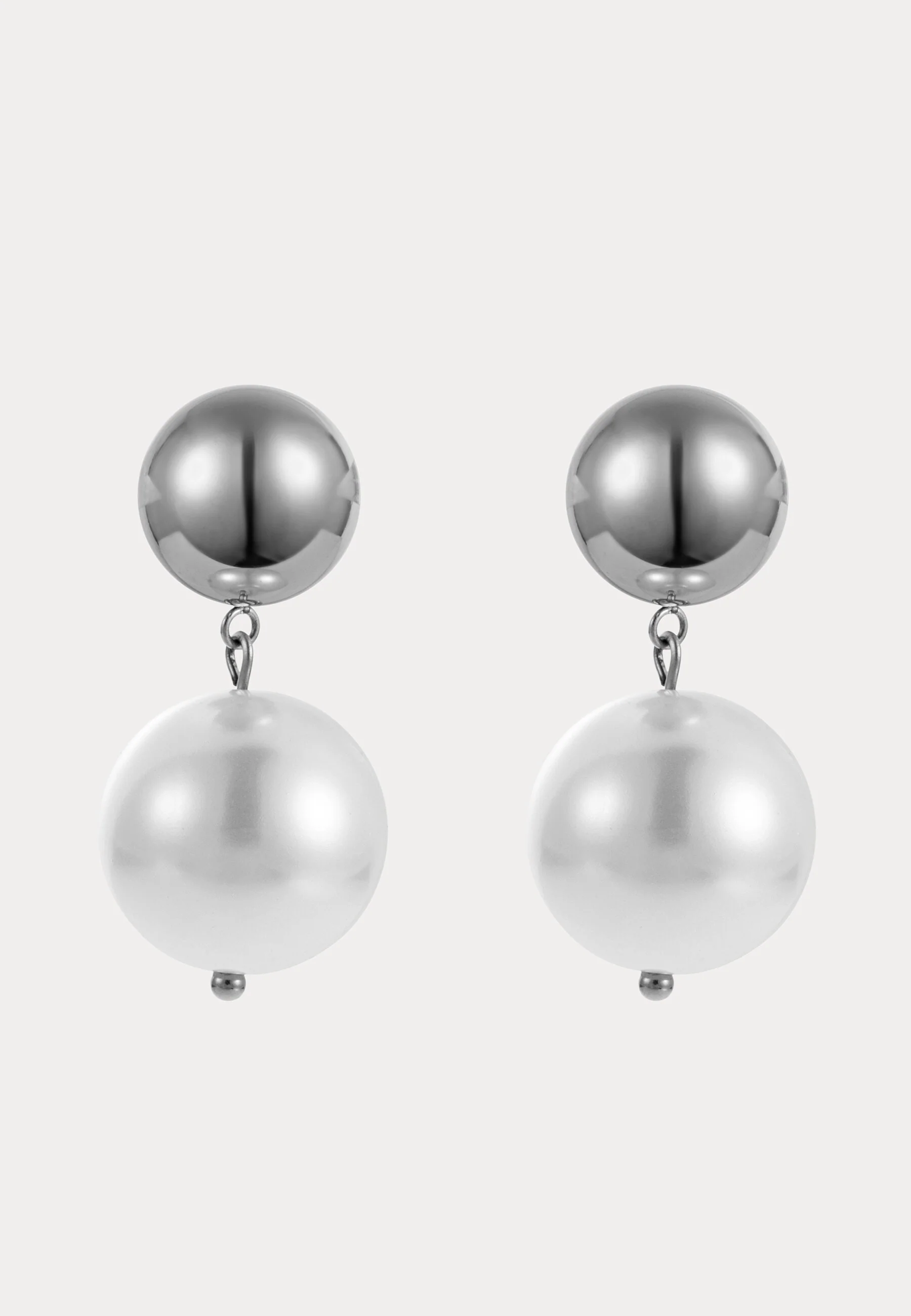 Jolie Pearl Earring, Steel - Image 3