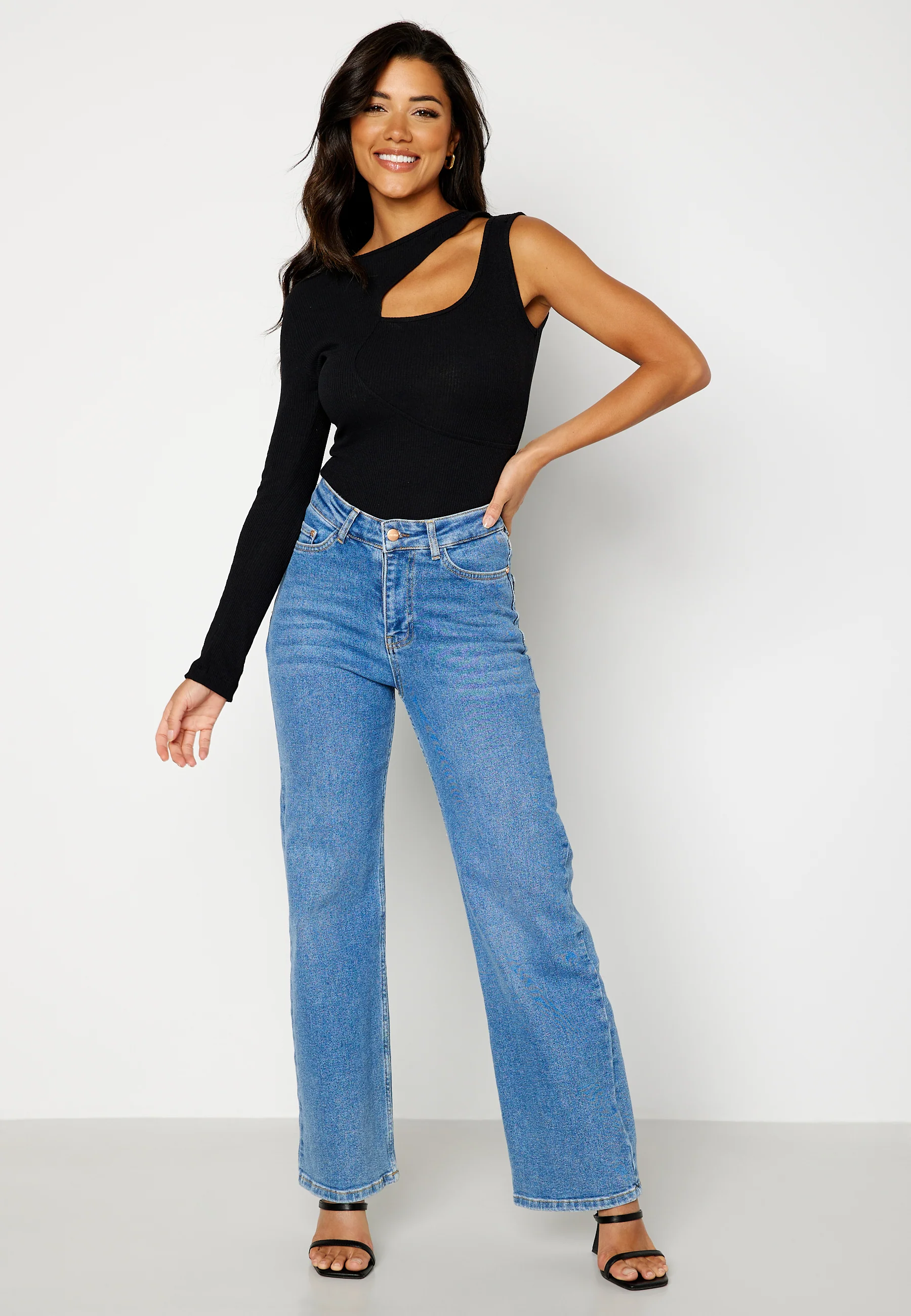Justina Cut Out Body - Image 3