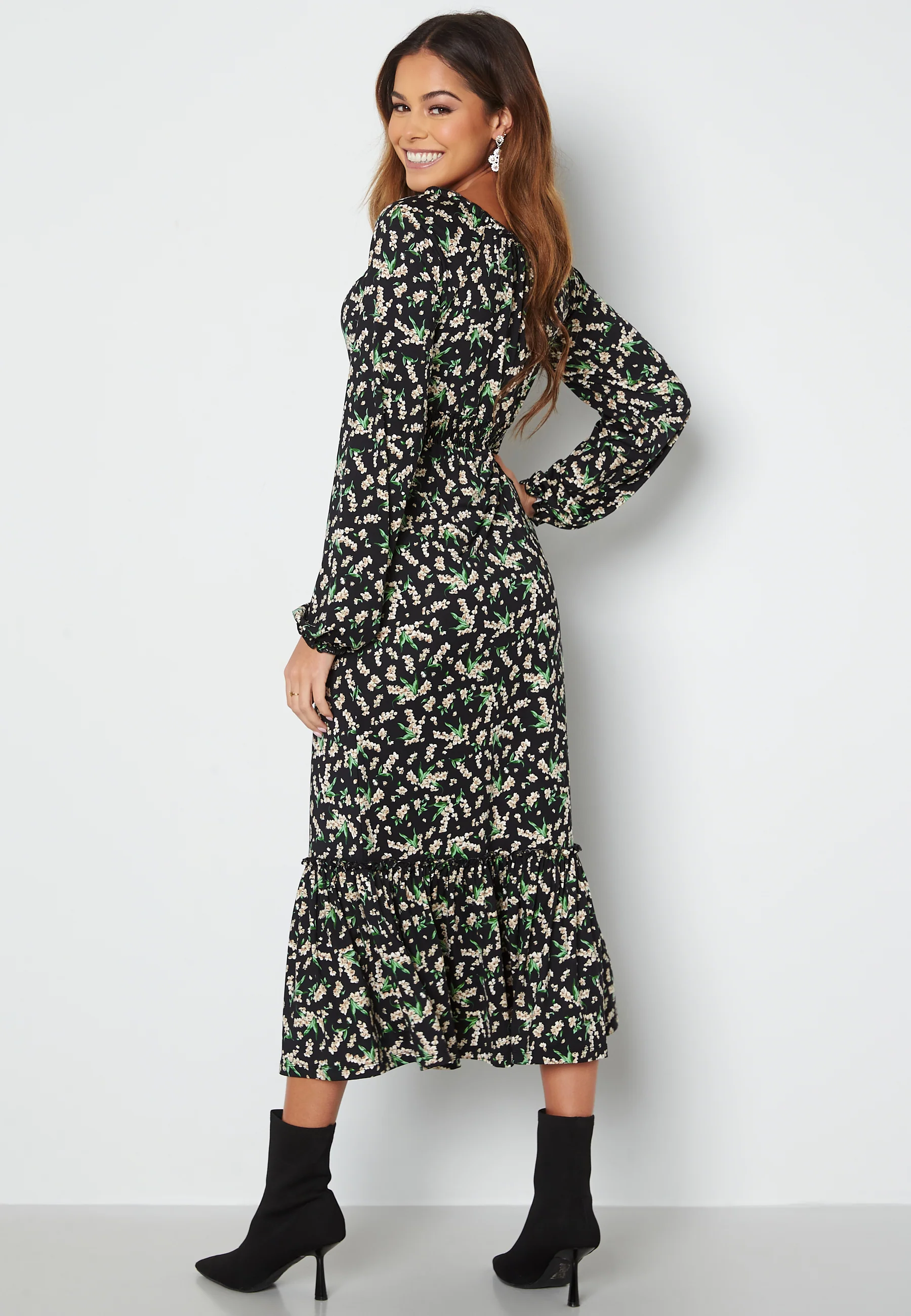 Lacey long sleeve dress - Image 2