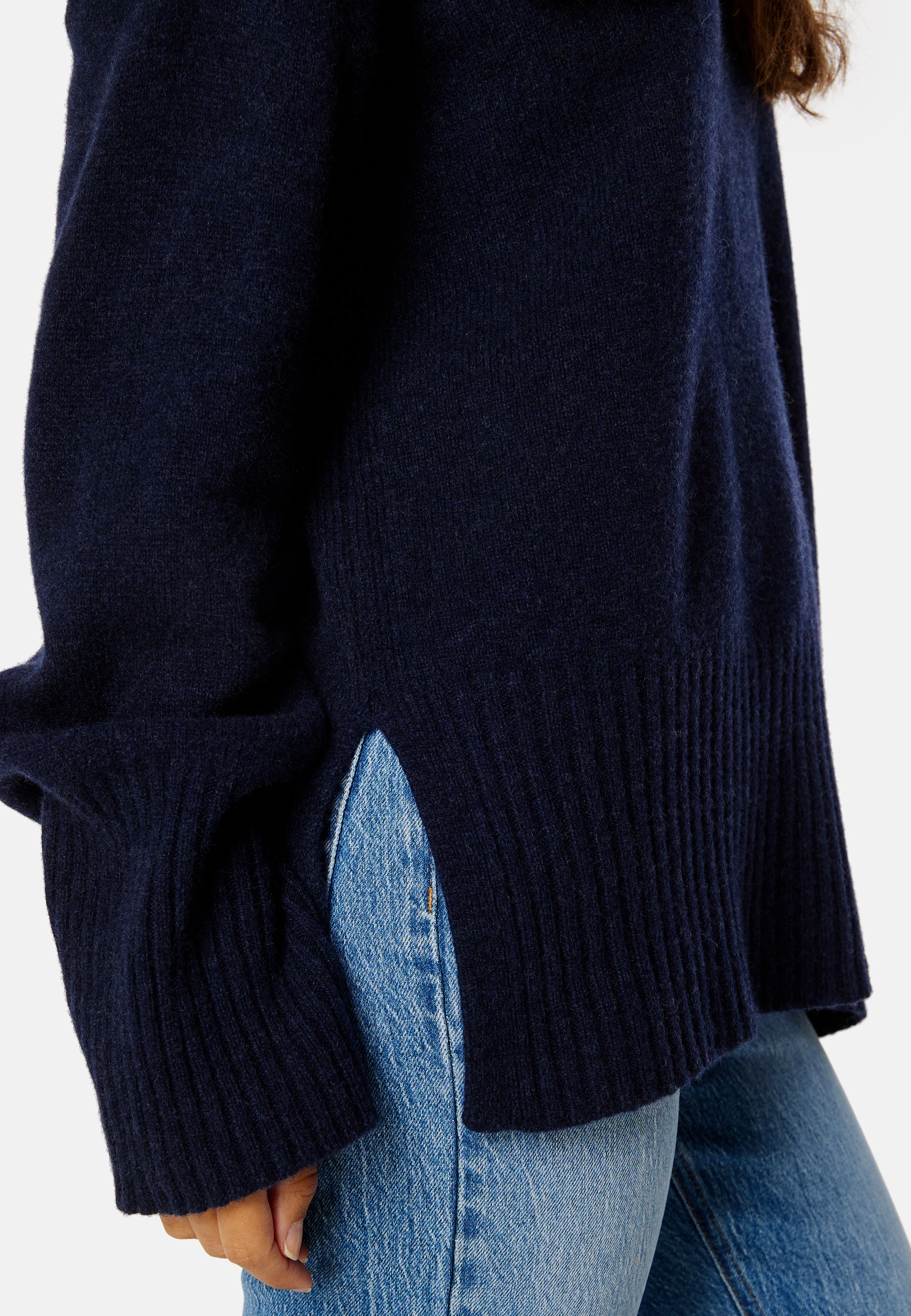 Lounge C-Neck Sweater - Image 4