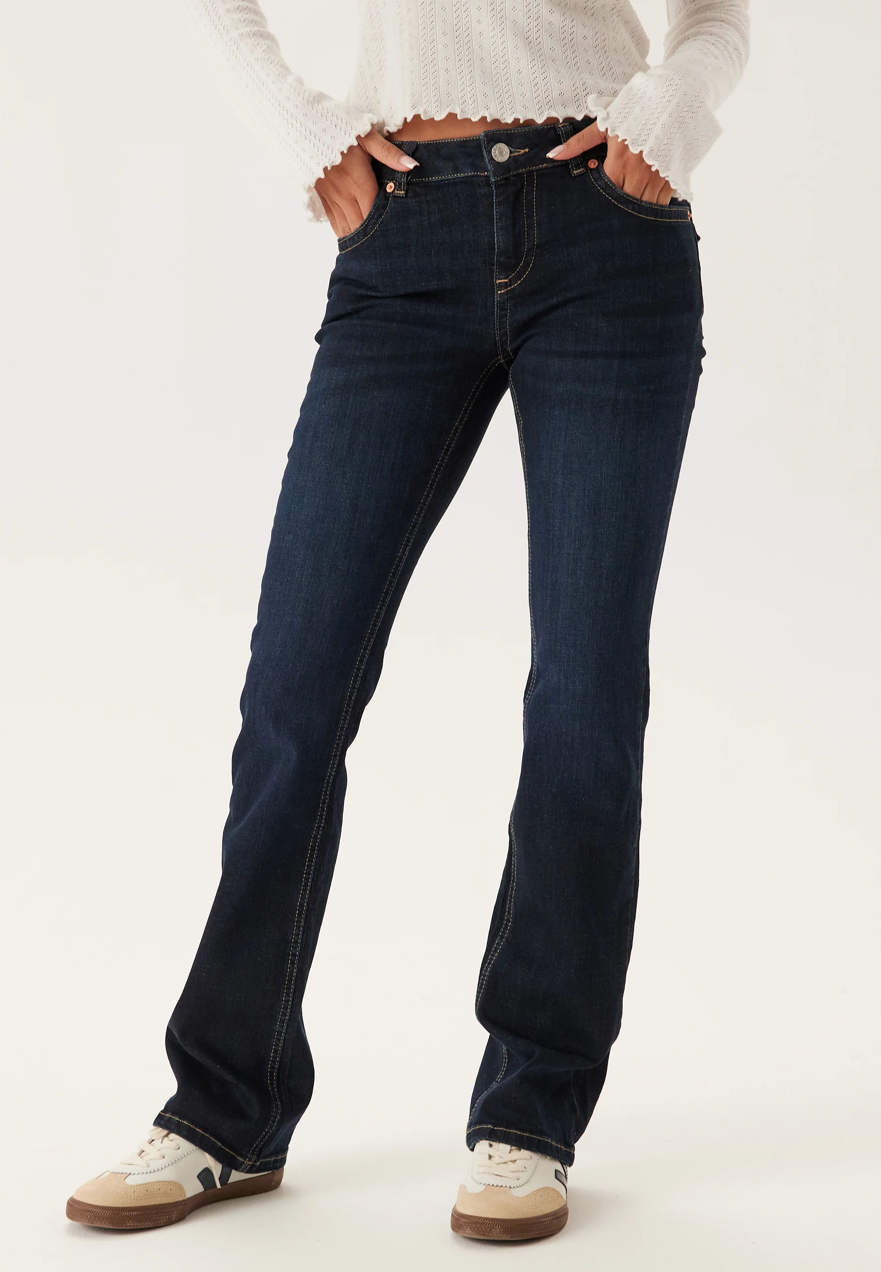 Low Bootcut Flap Jeans - Image 4