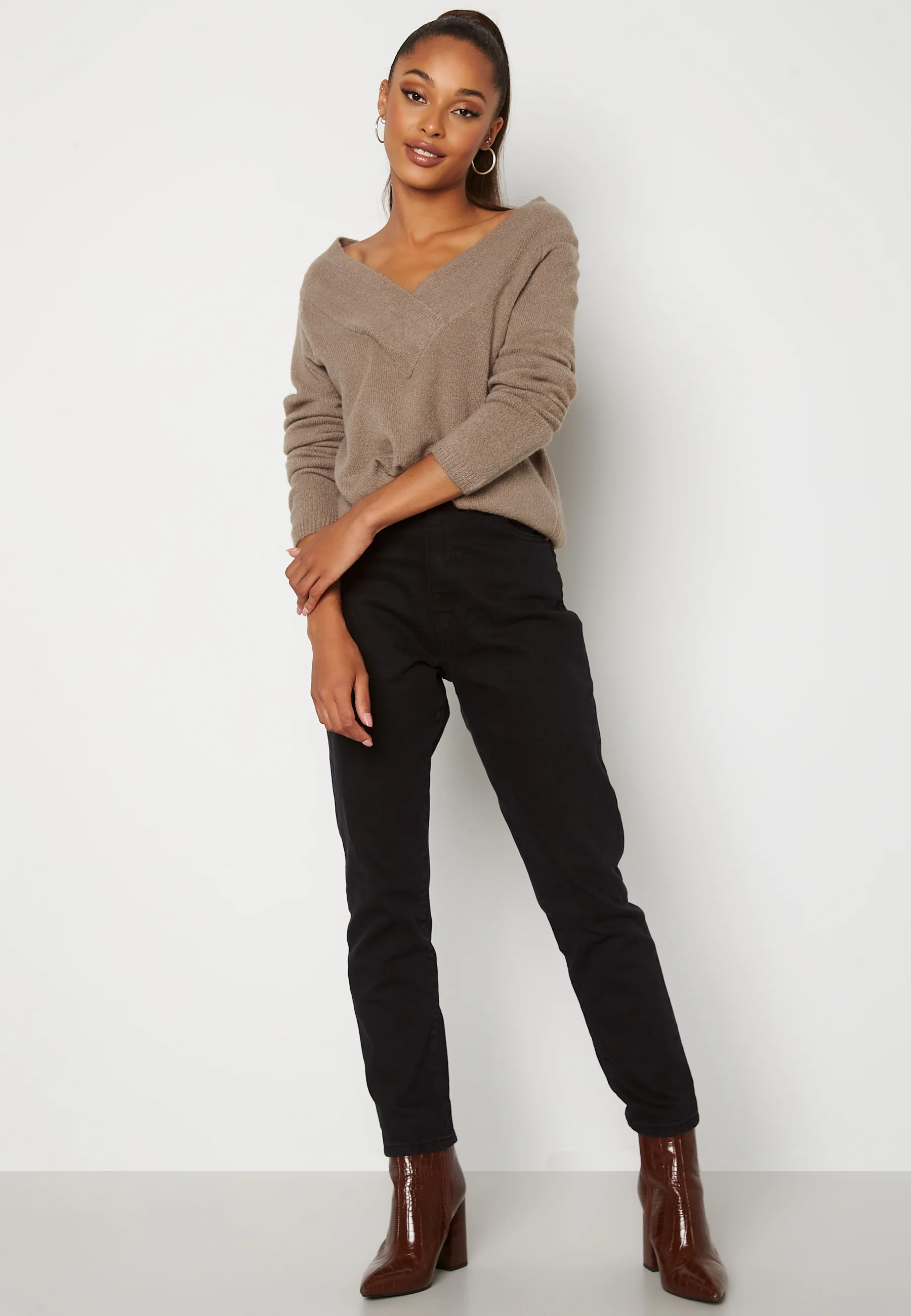 Madelia V-Neck L/S Knit Top - Image 2