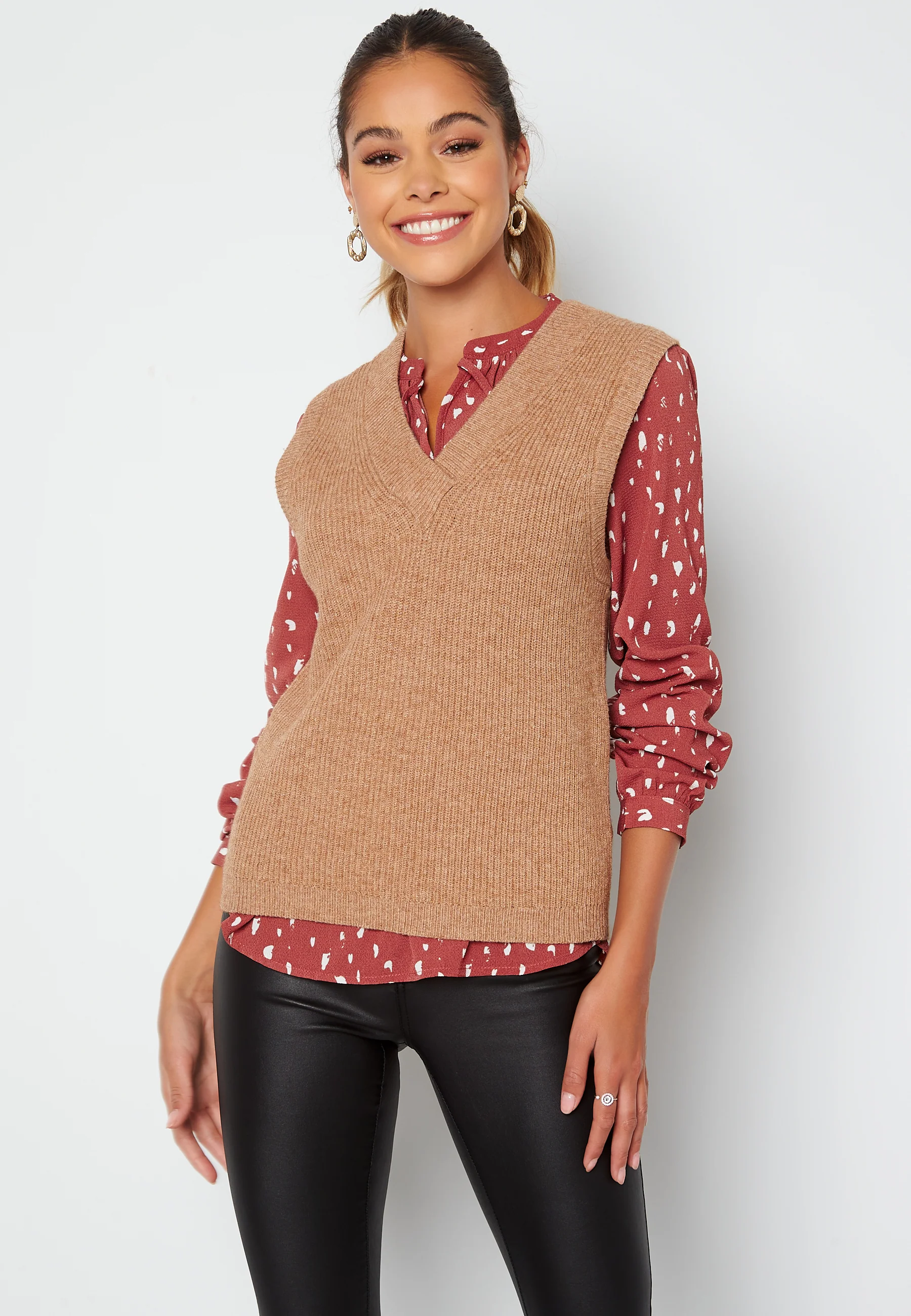 Malena S/L knit waistcoat