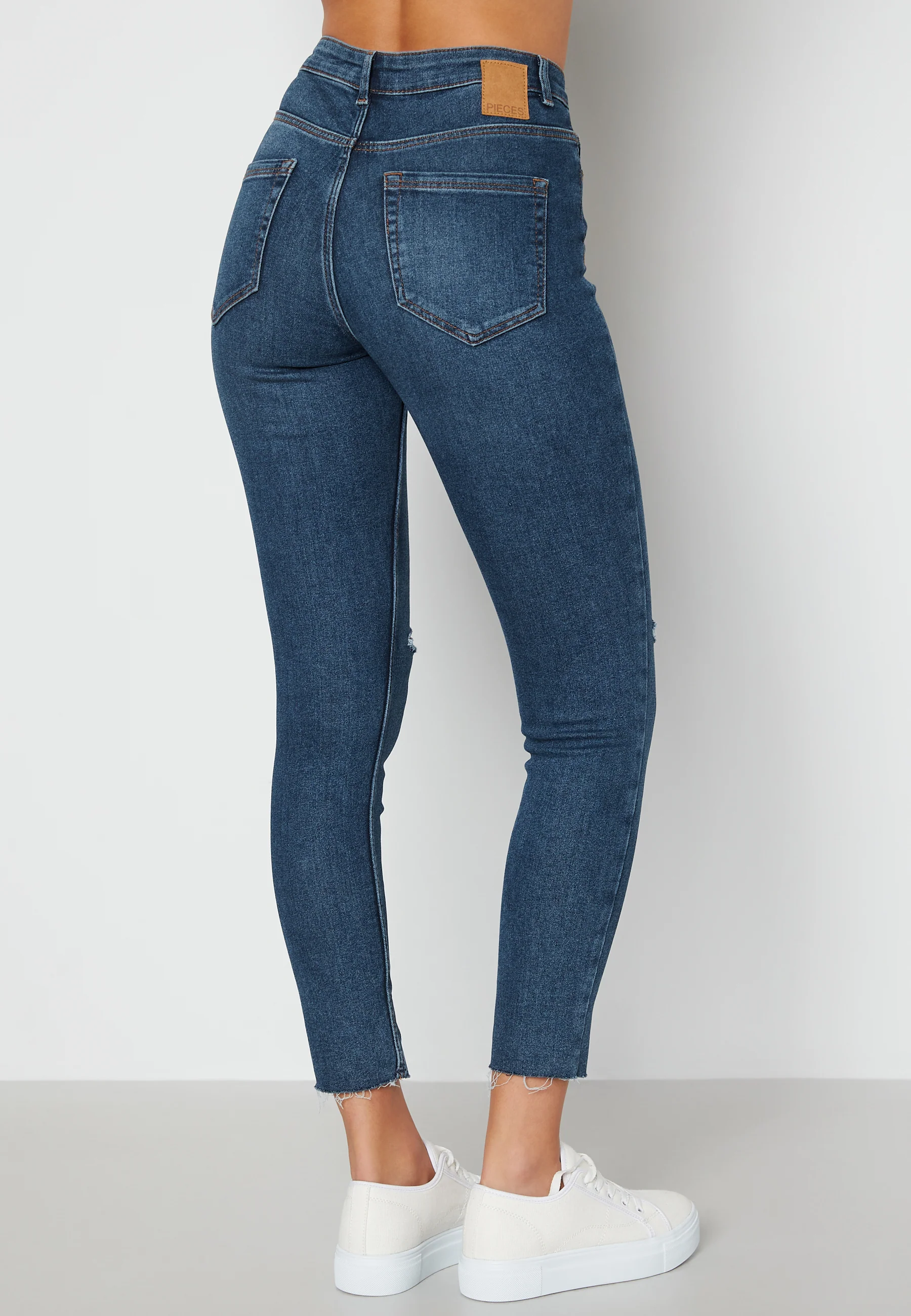 Midfive Flex Jeans - Image 5
