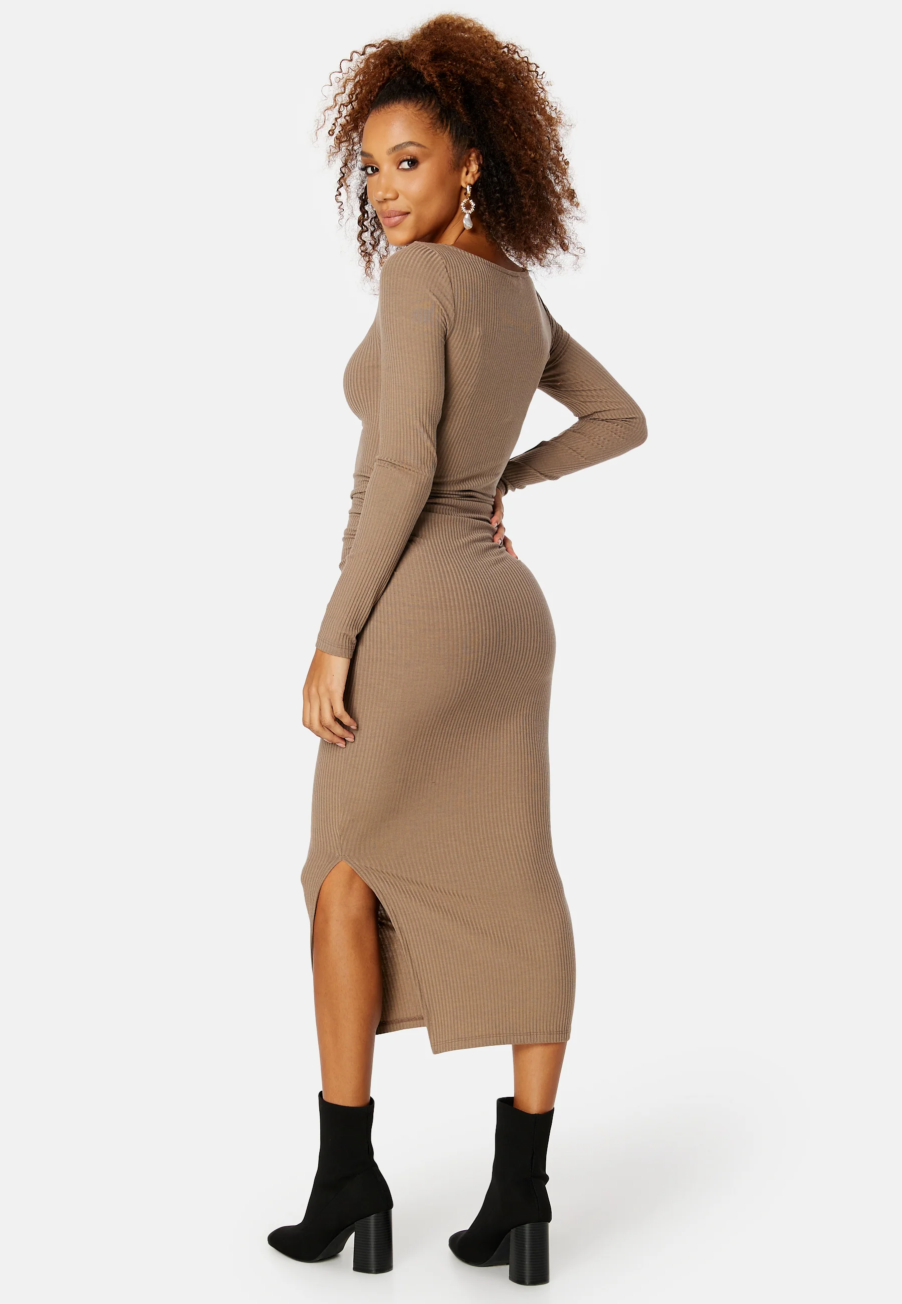 Minea v-neck dress - Image 4
