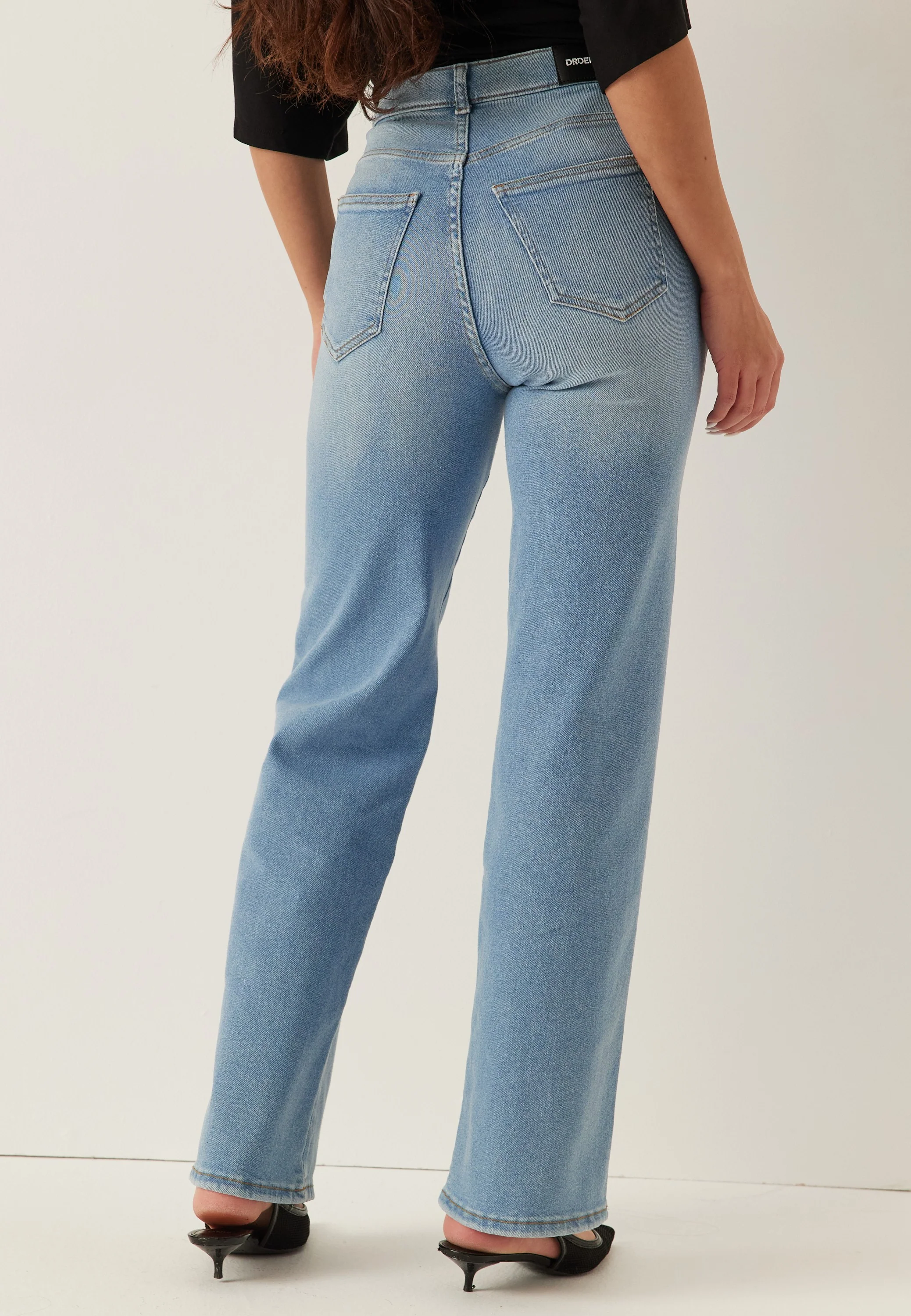 Moxy Straight - Image 5