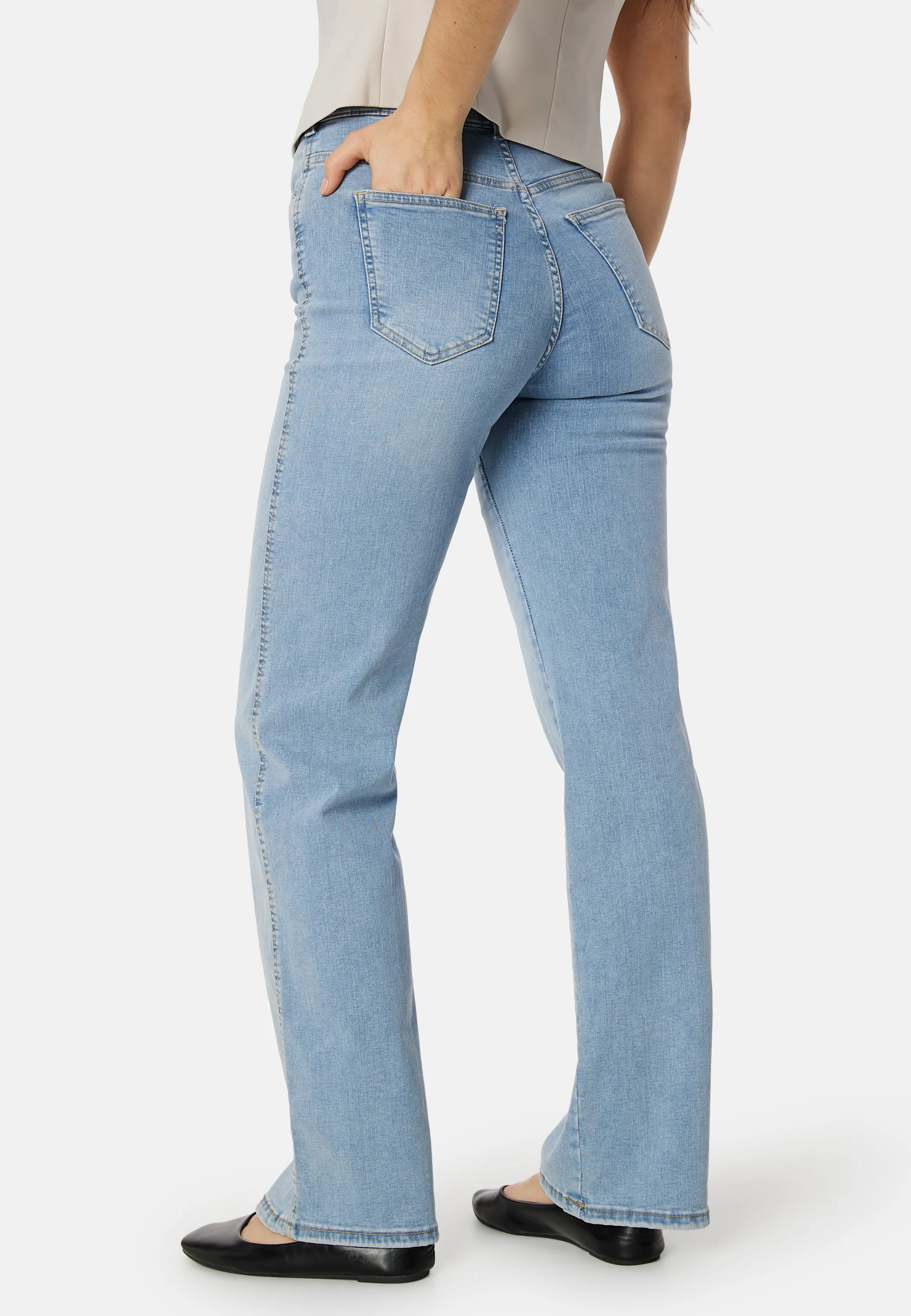 Moxy Straight - Image 2