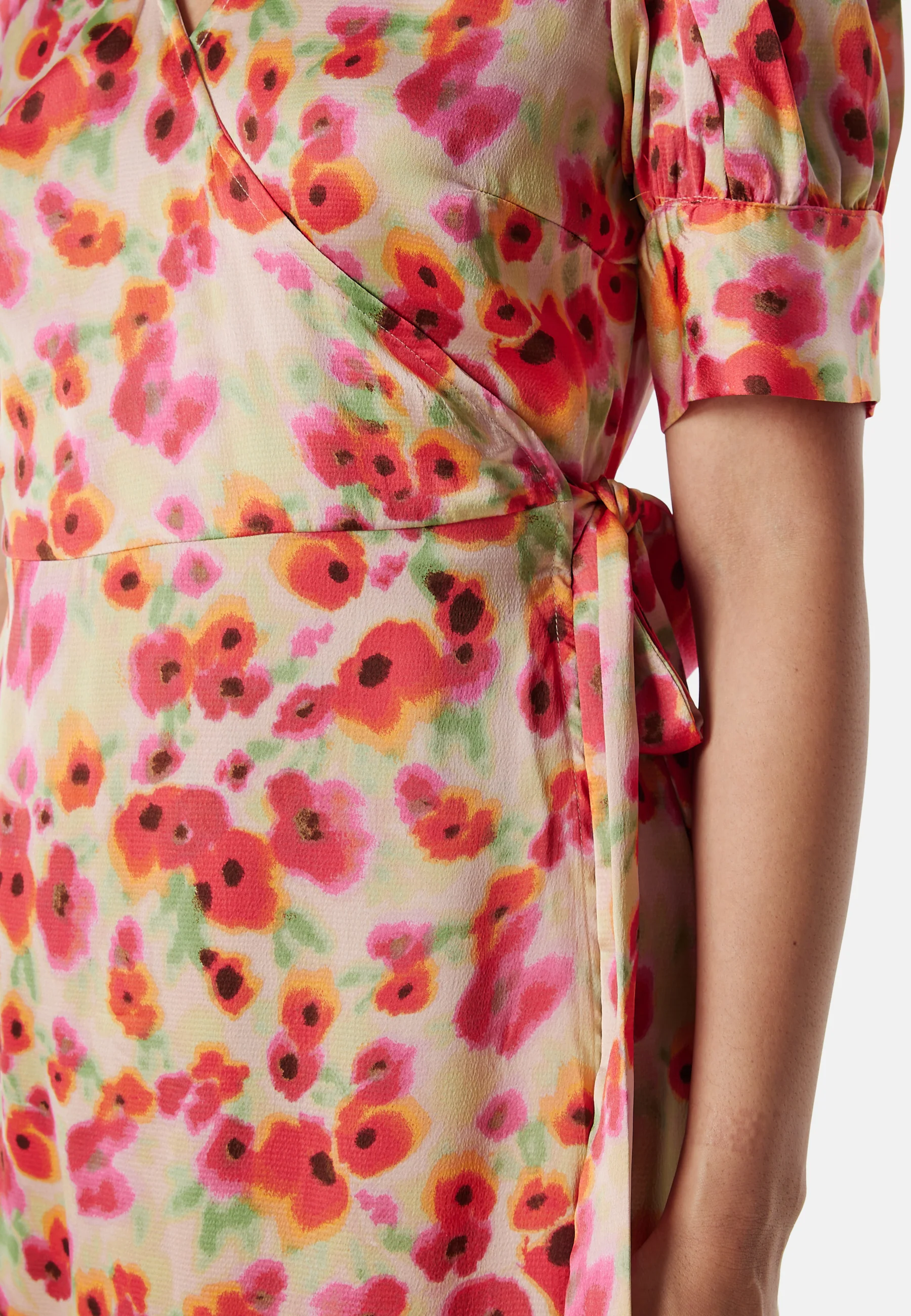 Naria S/S Wrap Midi Dress - Image 4