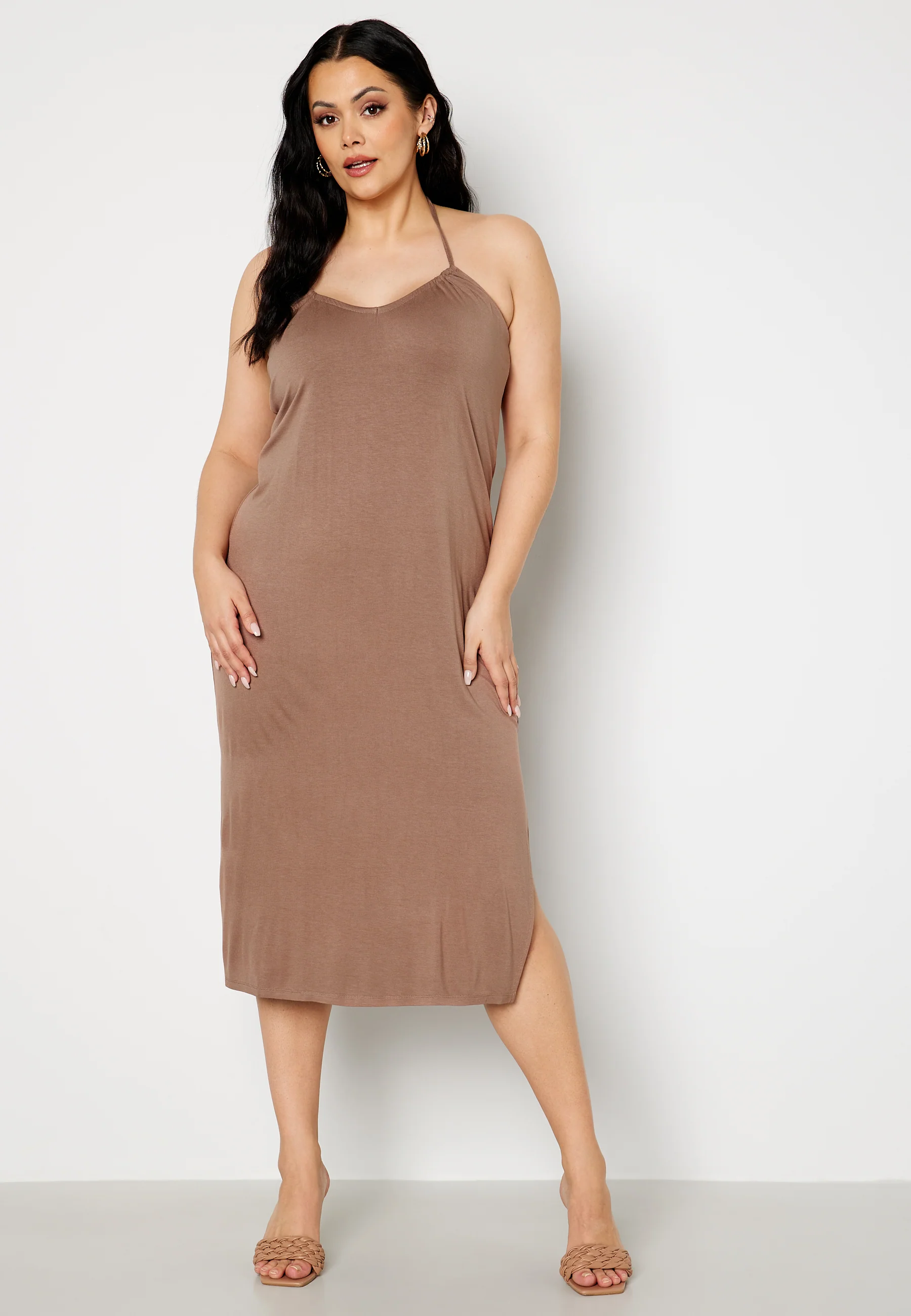 Noor halterneck dress - Image 10