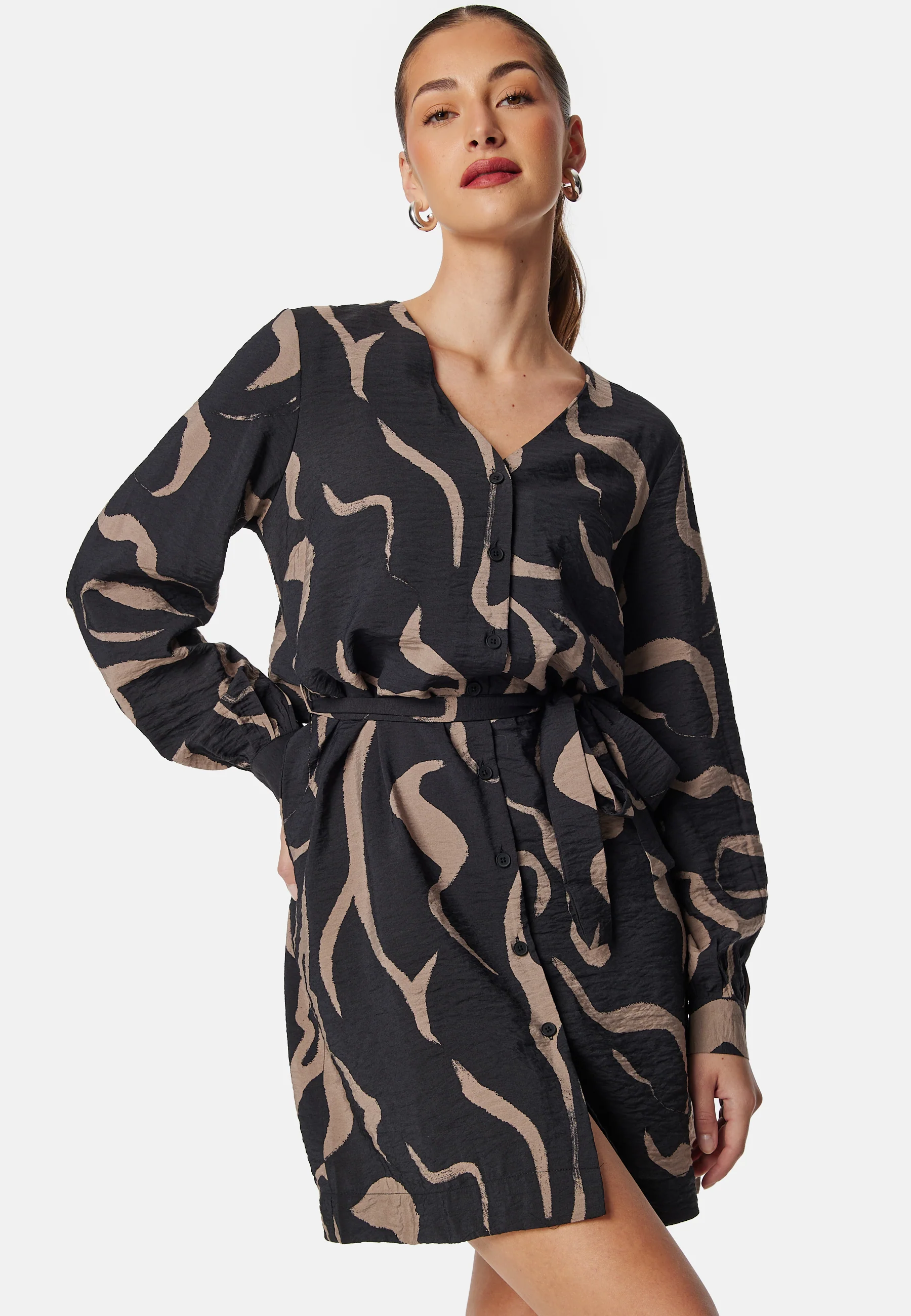 Objjacira L/S V-NECK SHORT DRESS