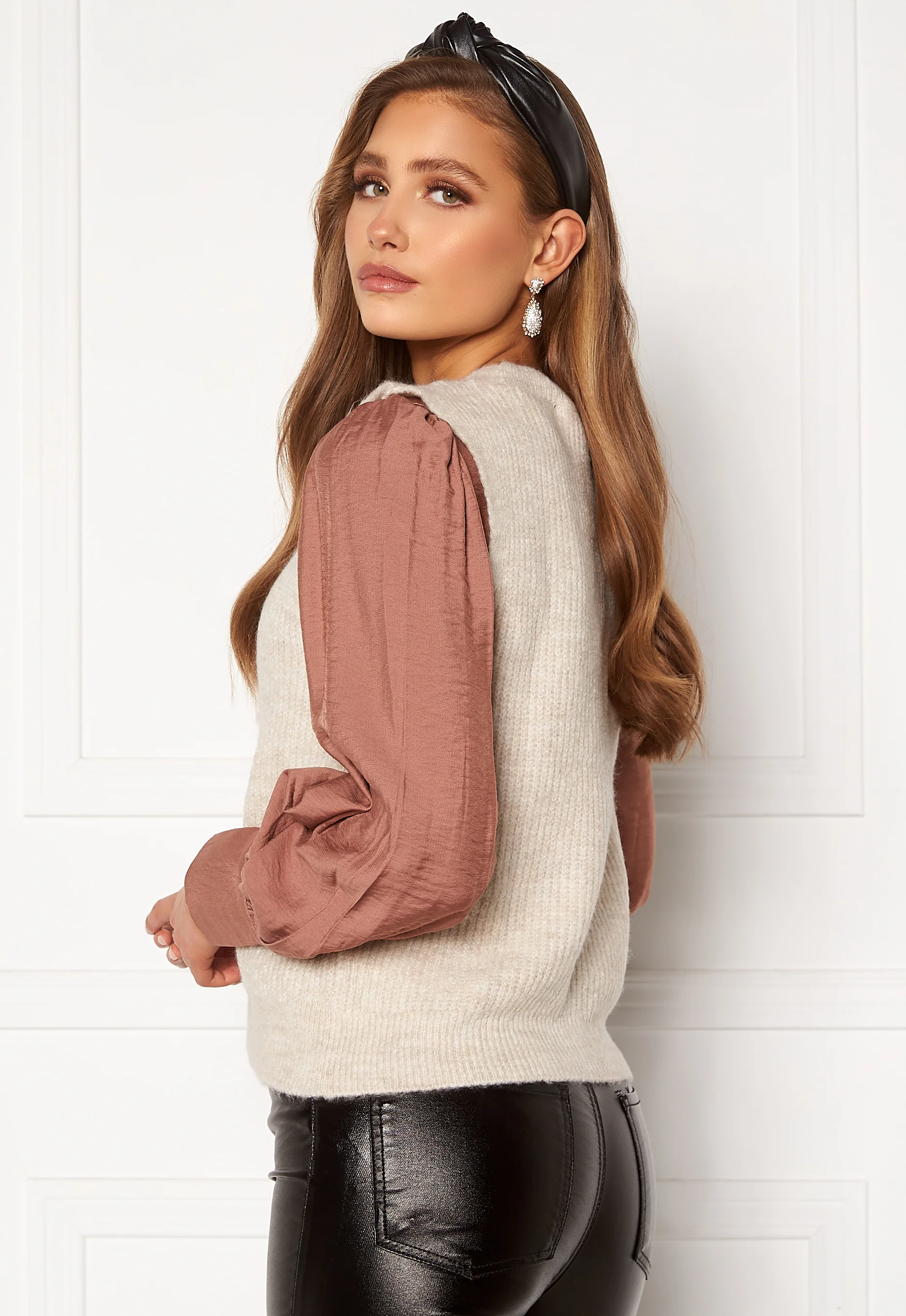 Olina O-Neck Vest - Image 3