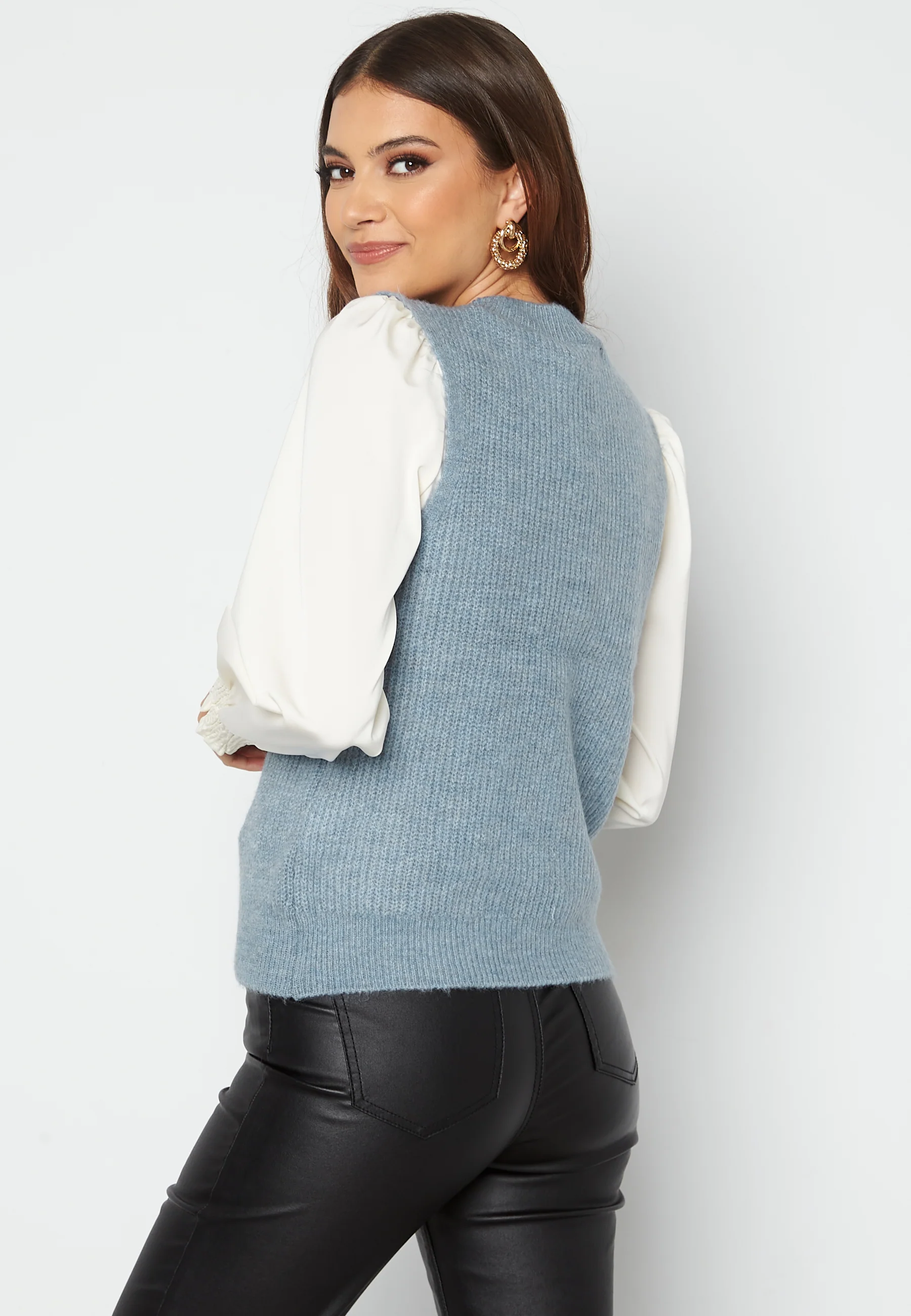 Olina O-Neck Vest - Image 3