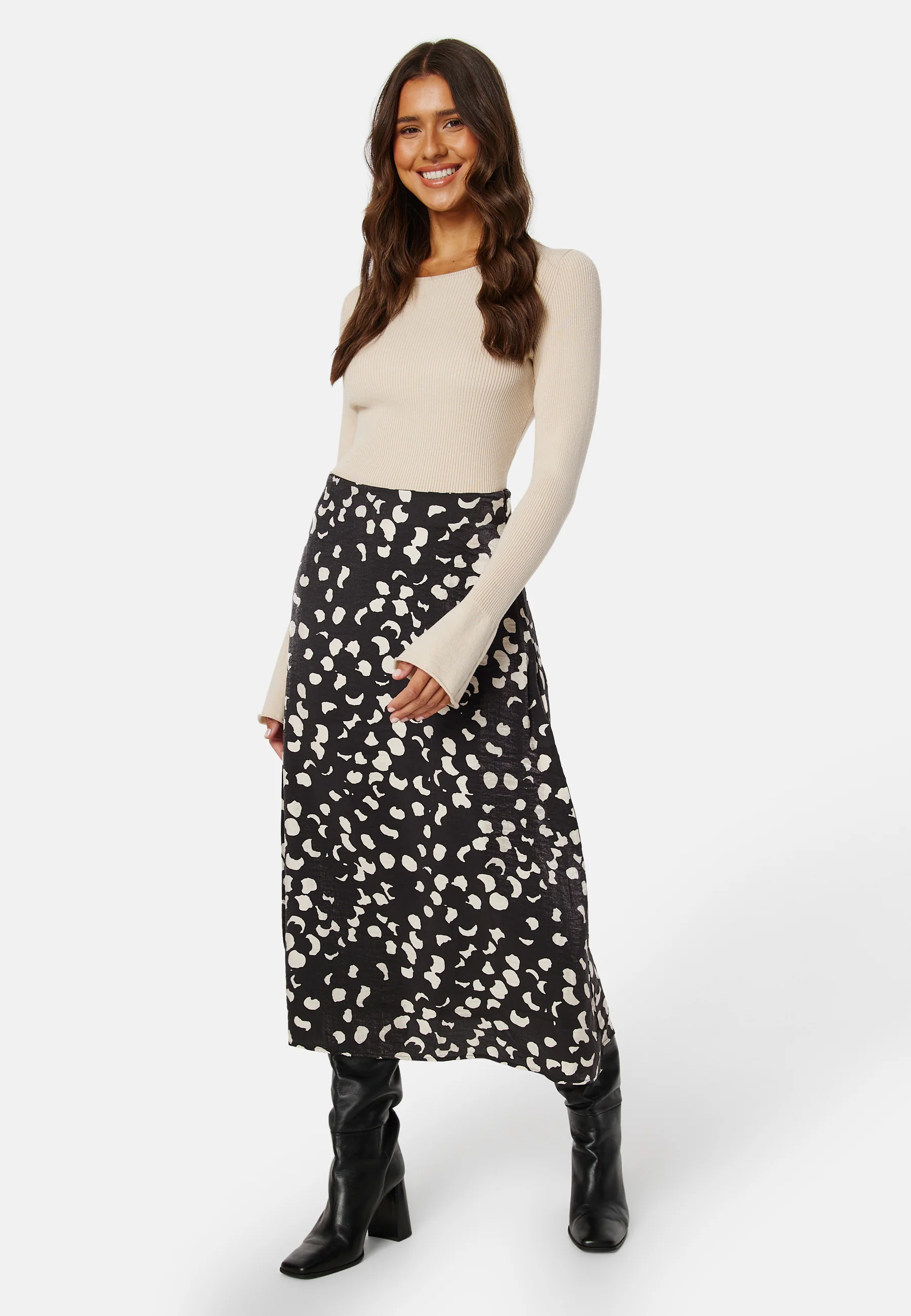 Omika HW Skirt - Image 3