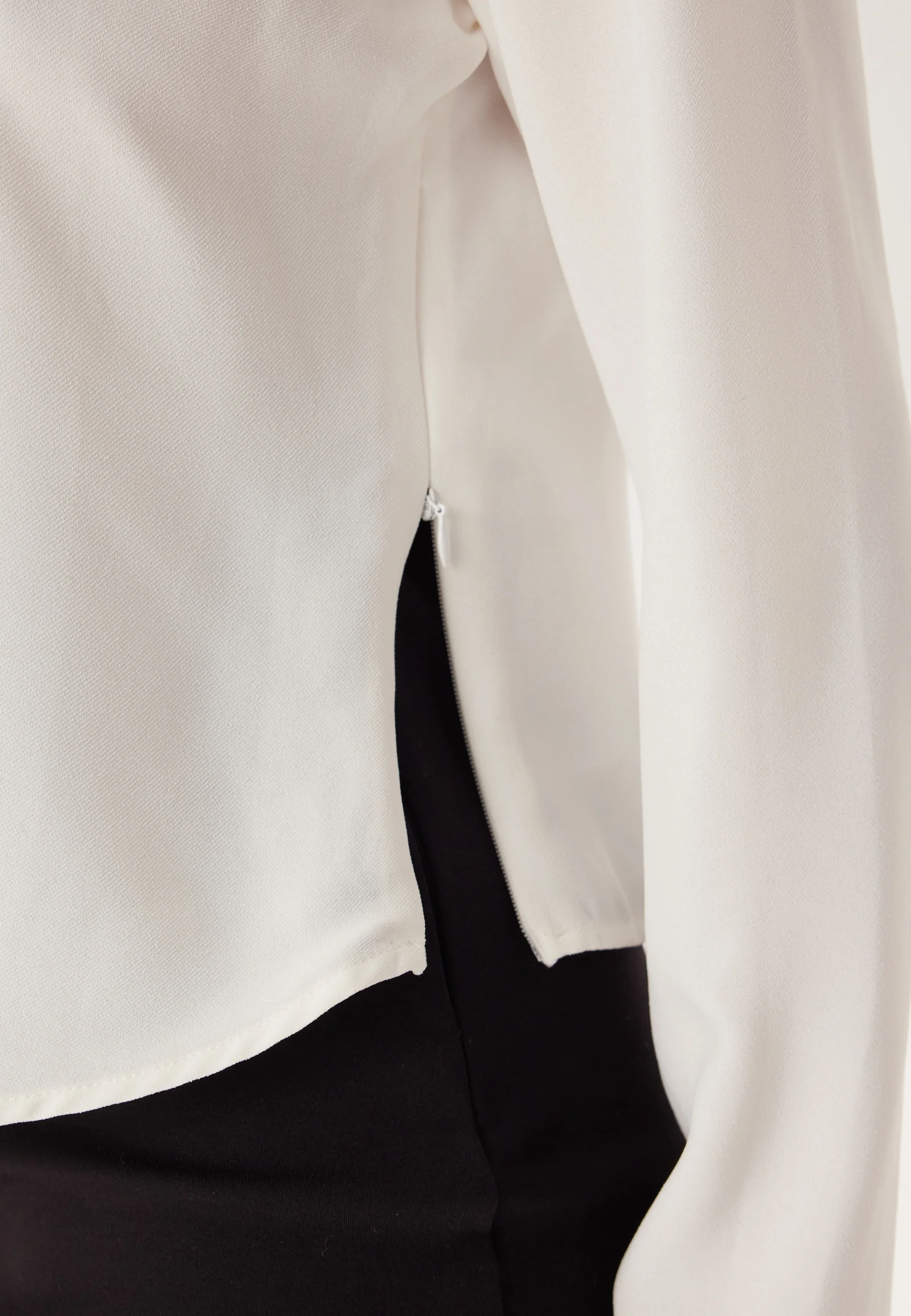 Onlgandha L/S TOP - Image 5