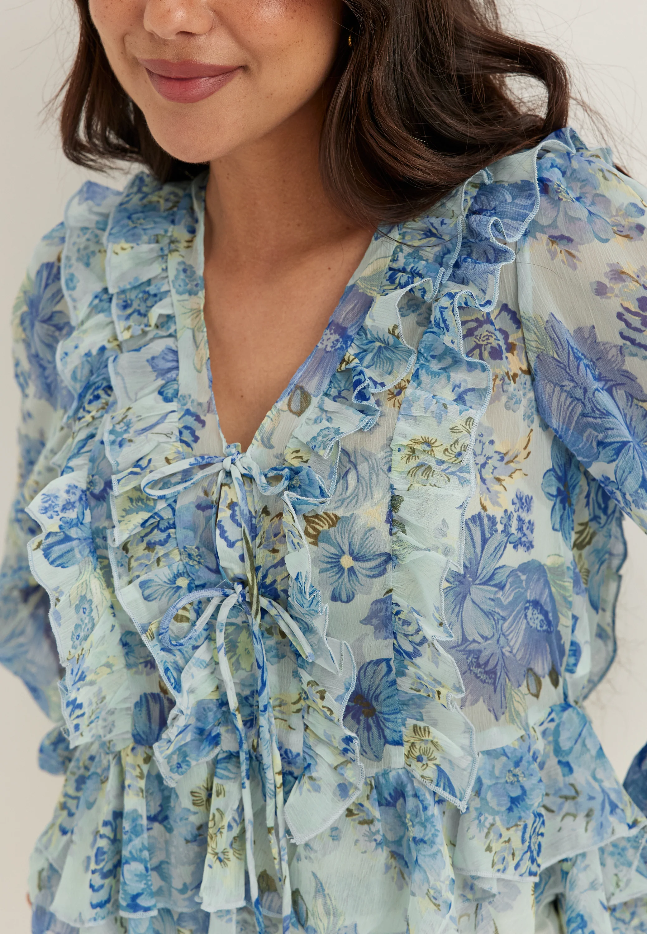 Onlvictoria Ls Frill Top Wvn - Image 3