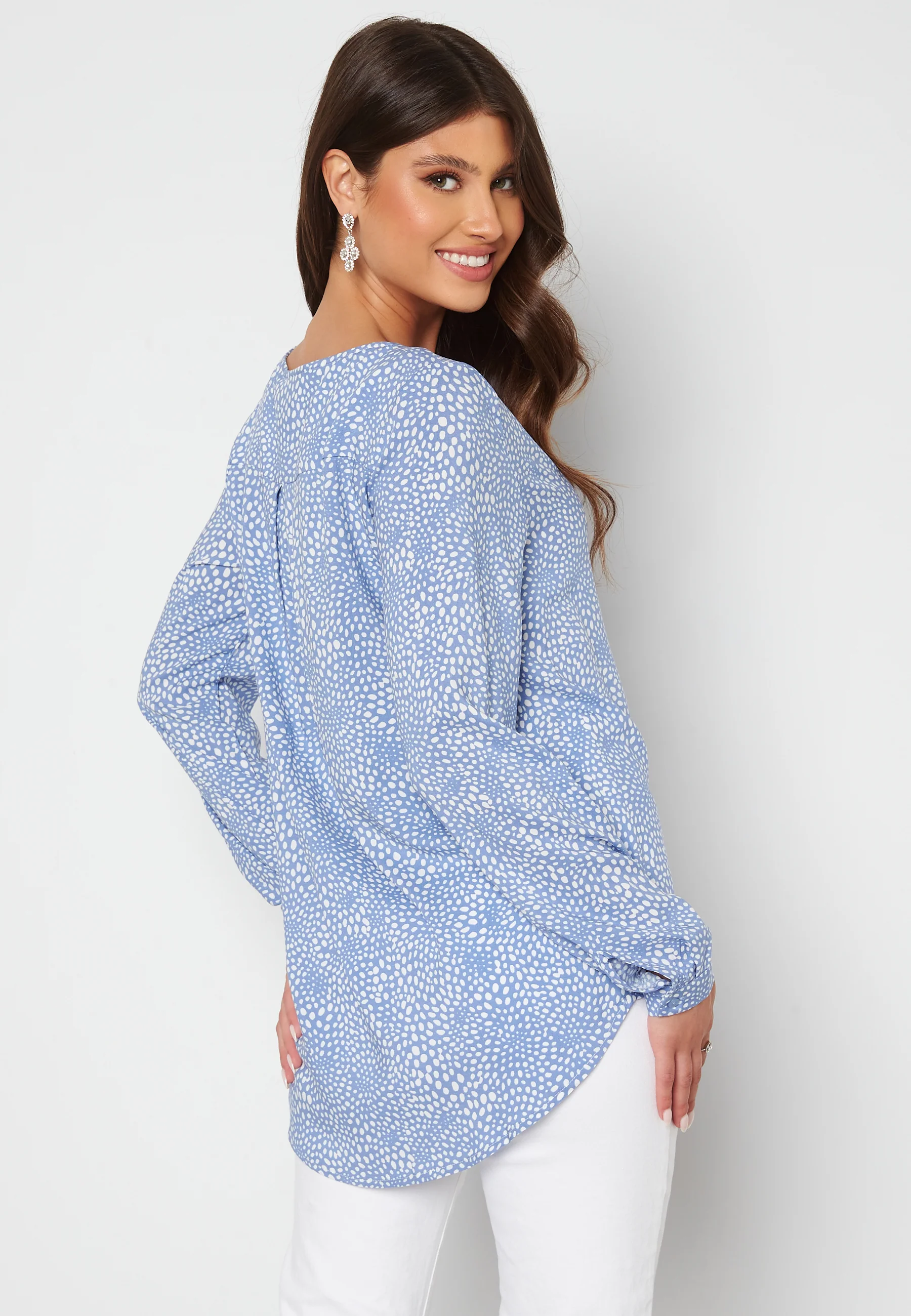 Paya V-Neck Shirt - Image 3