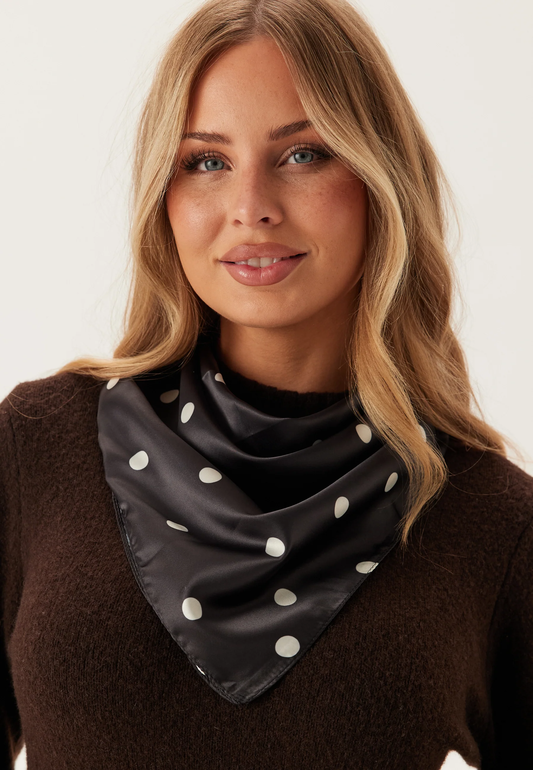 Pcdonnie Square Scarf - Image 2