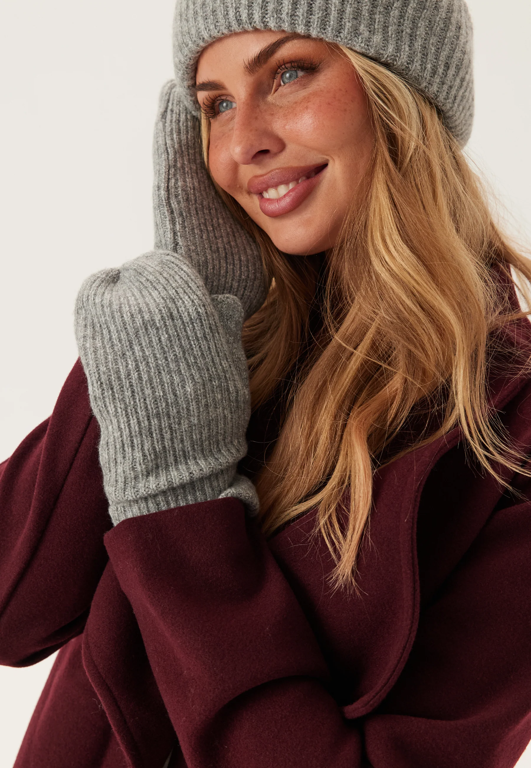 Pcmoella Mittens - Image 3