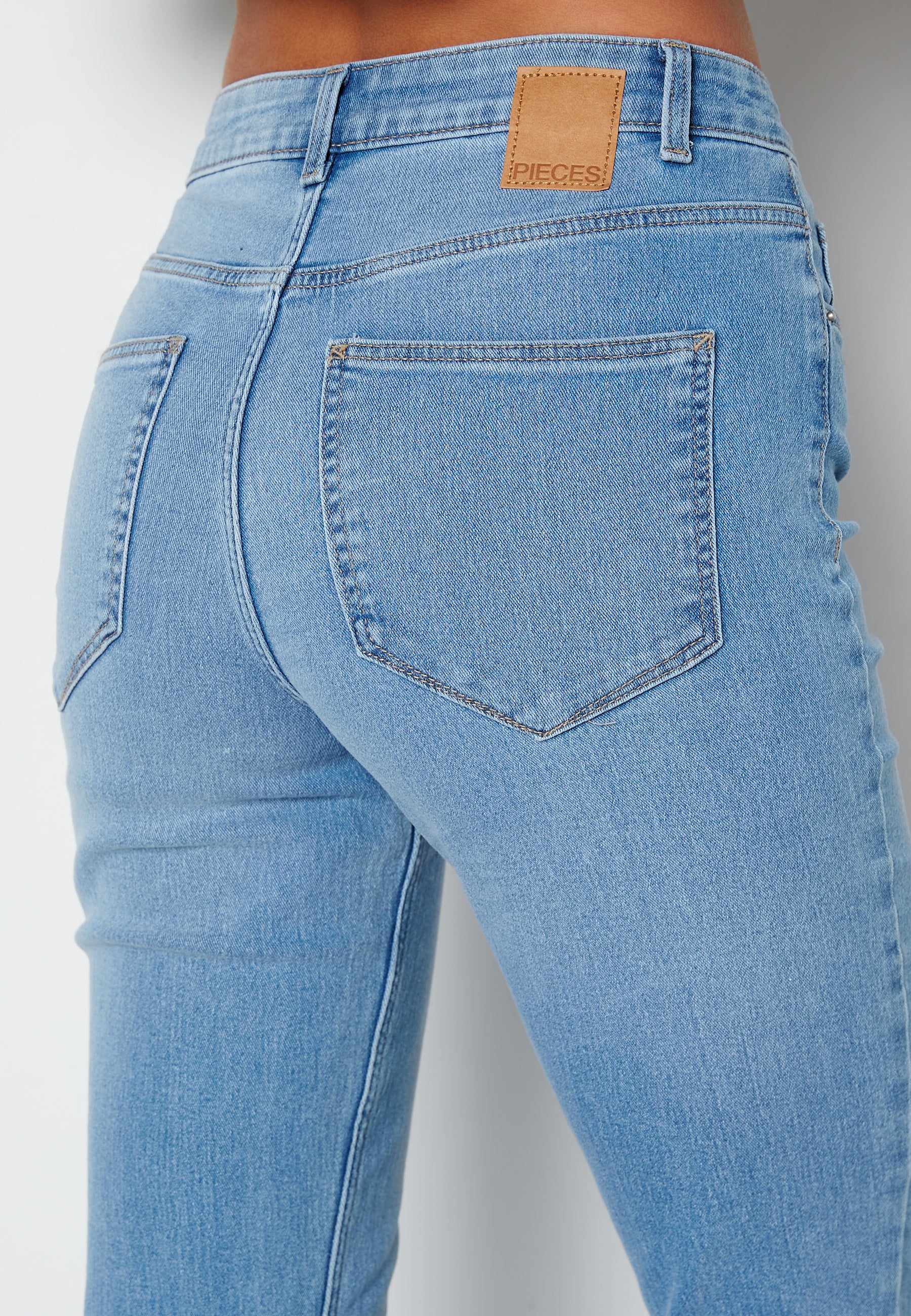 Peggy Flared HW Jeans - Image 6