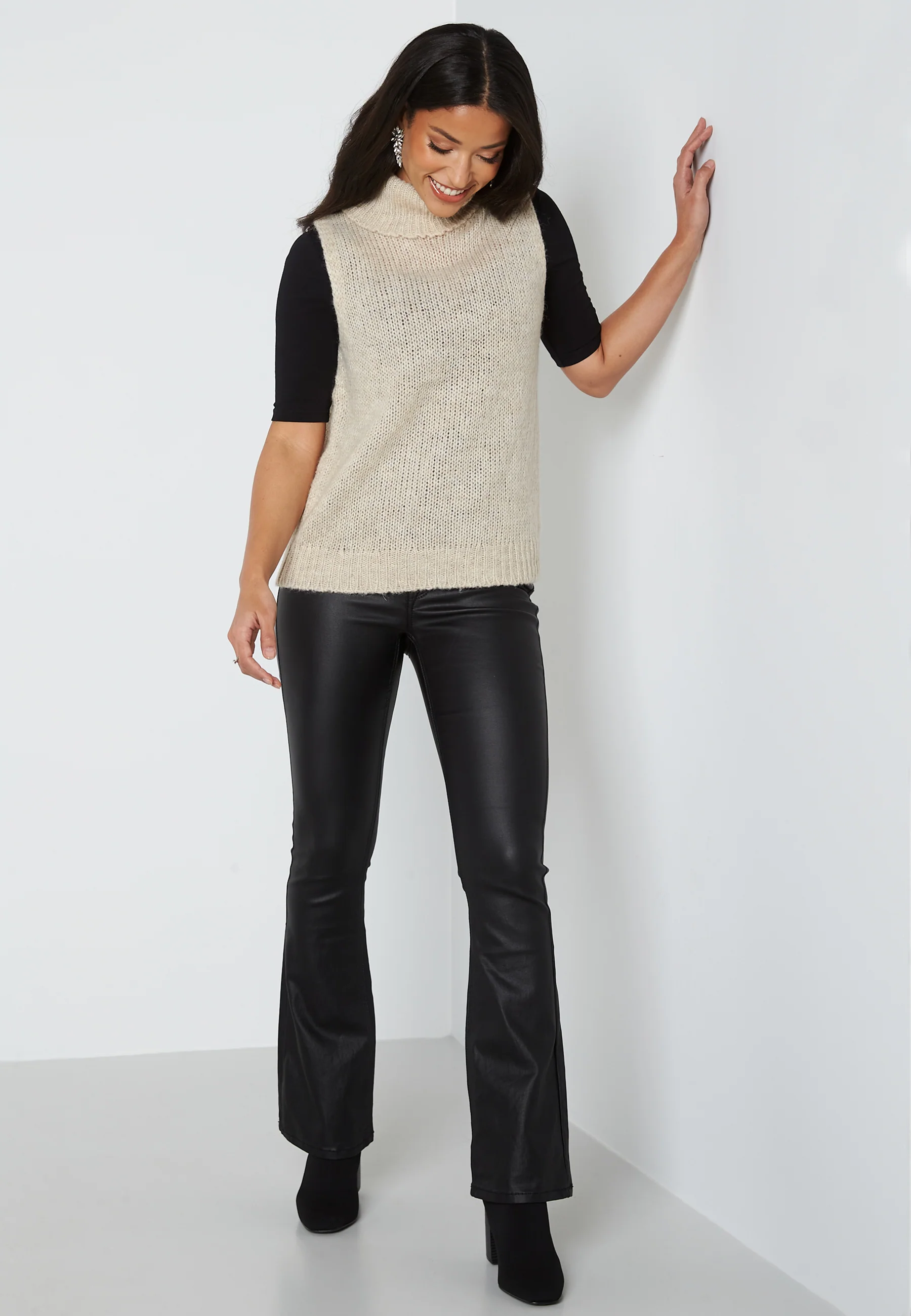 Peyton S/L Knit Waistcoat - Image 2