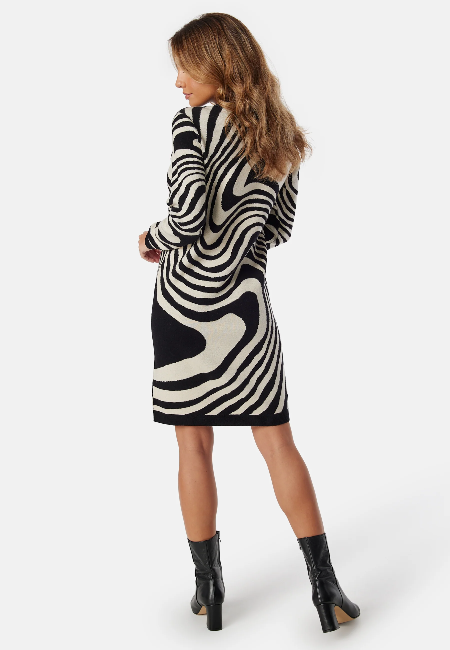 Ray L/S Knit Dress AOP - Image 3