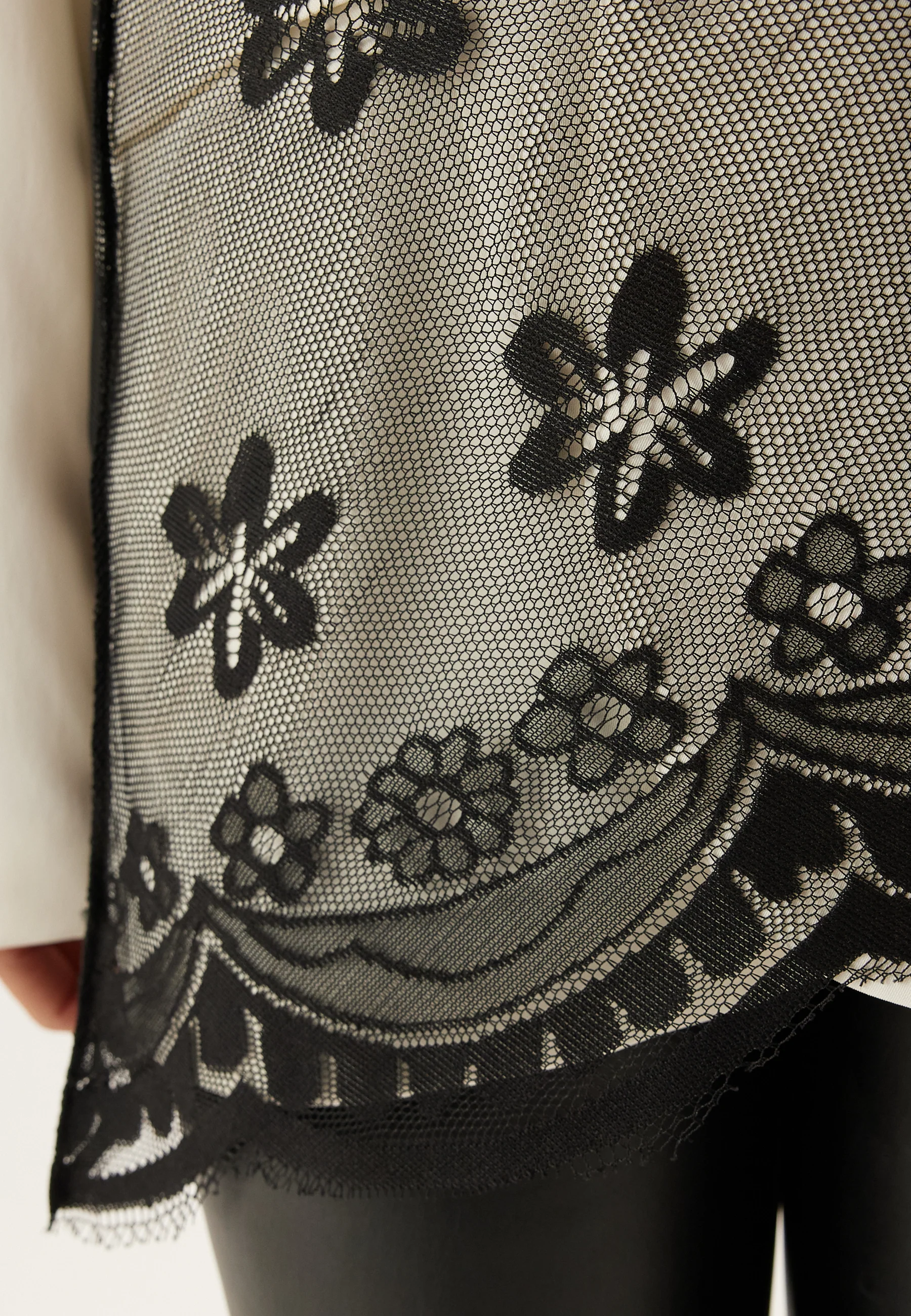 Remake Lace Scarf - Image 5