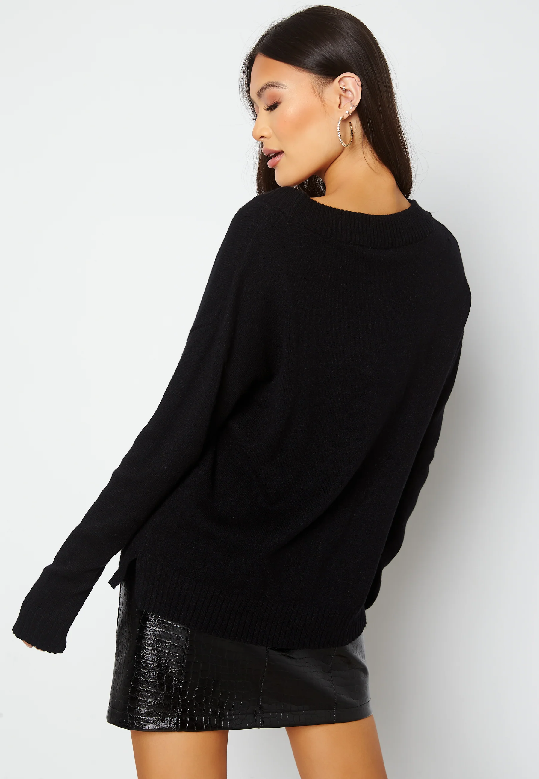 Ril Oversize V-Neck Knit Top - Image 3